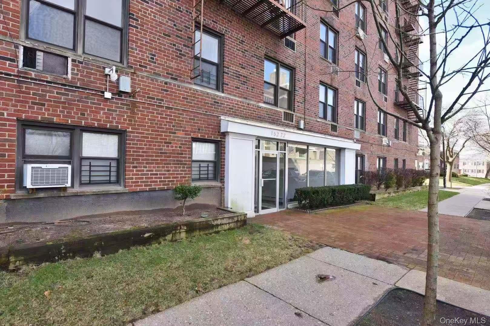 15272 Melbourne Avenue Unit: 2G thumbnail 2