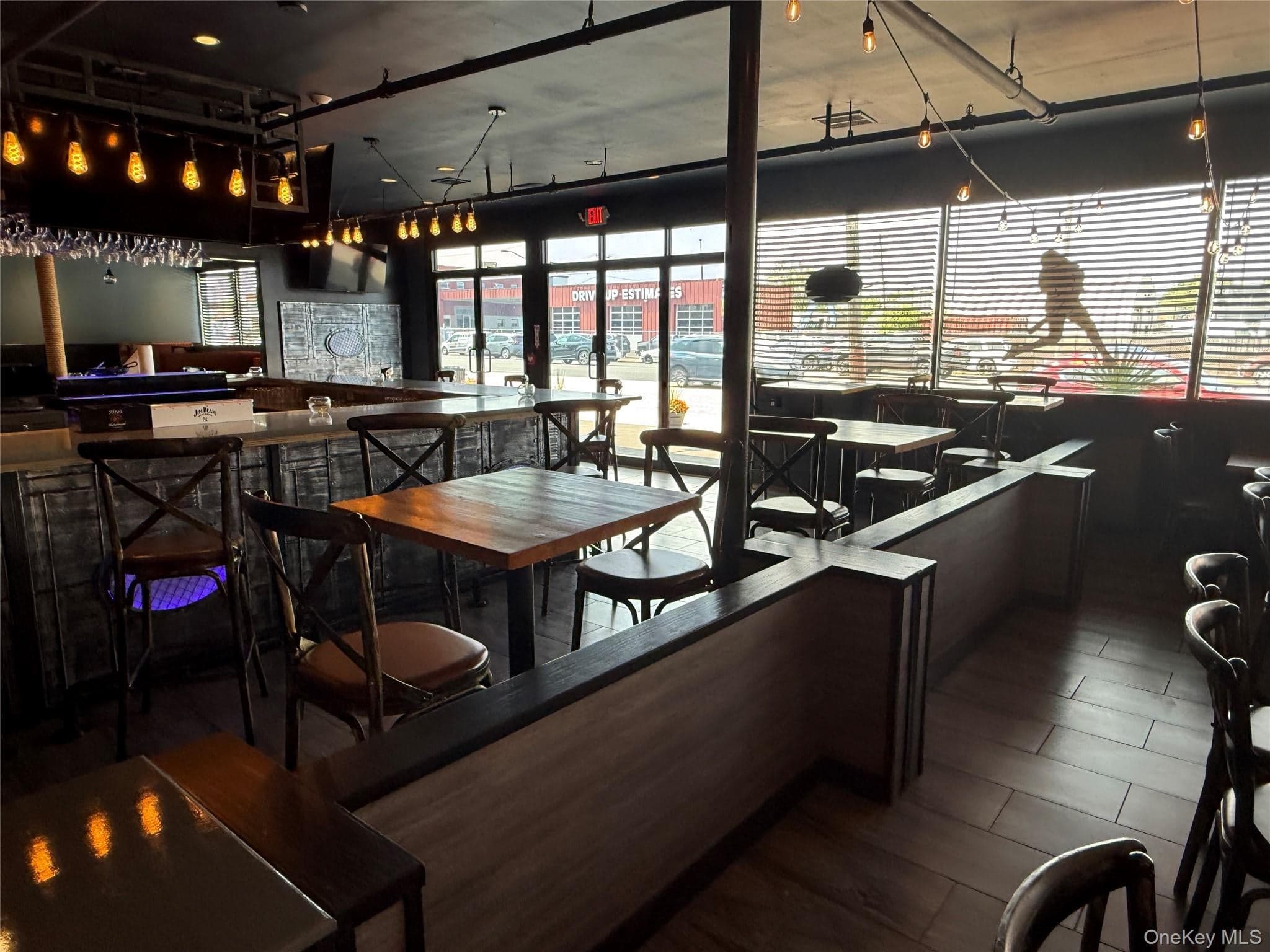 4245 Austin Boulevard thumbnail 12