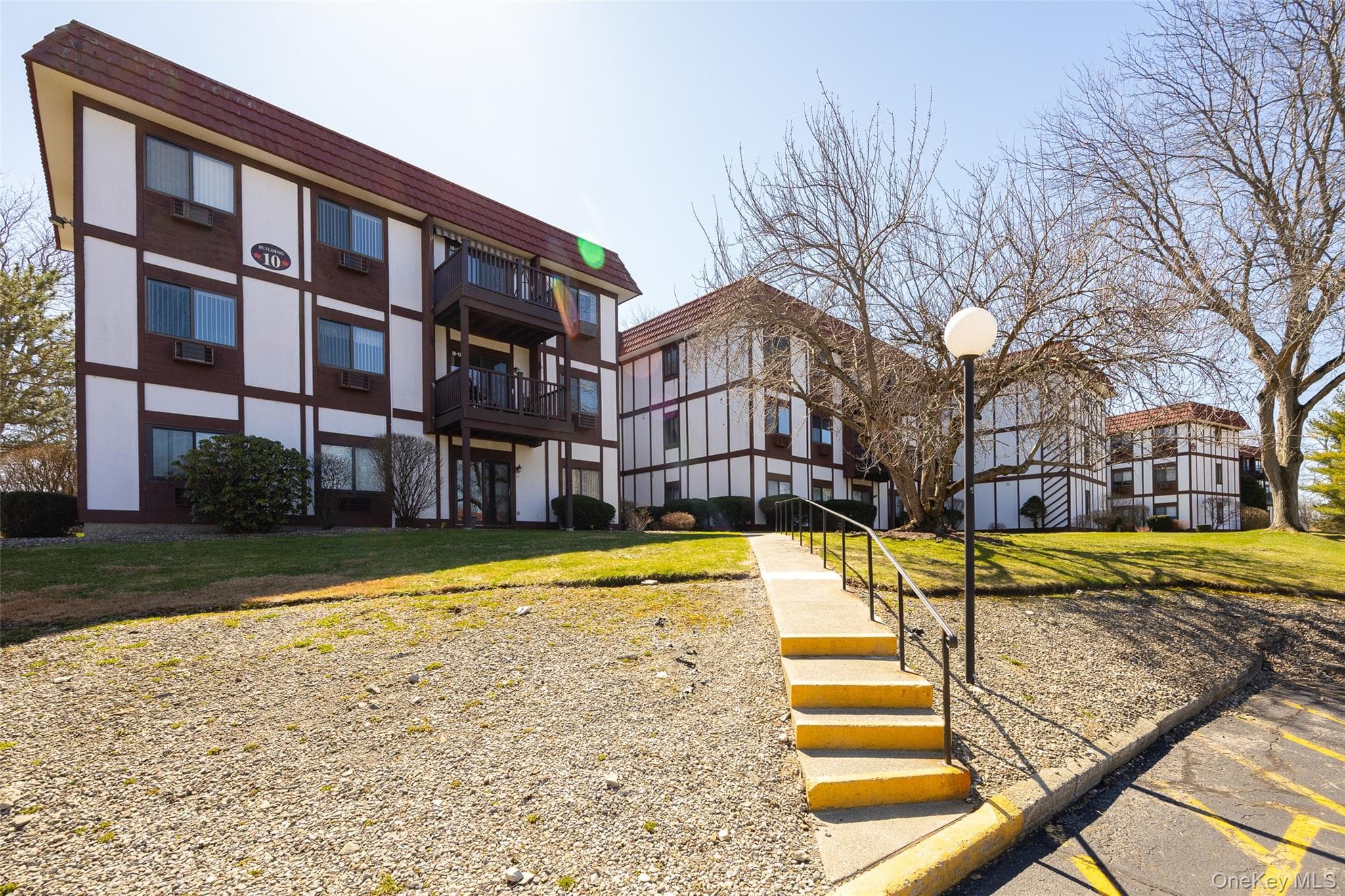 10 Skyline Drive Unit: 10 thumbnail 17