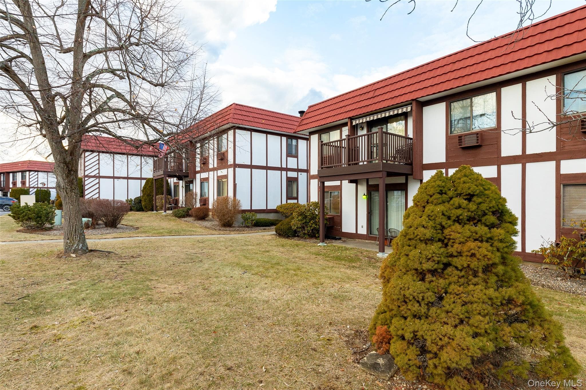 10 Skyline Drive Unit: 10 thumbnail 2