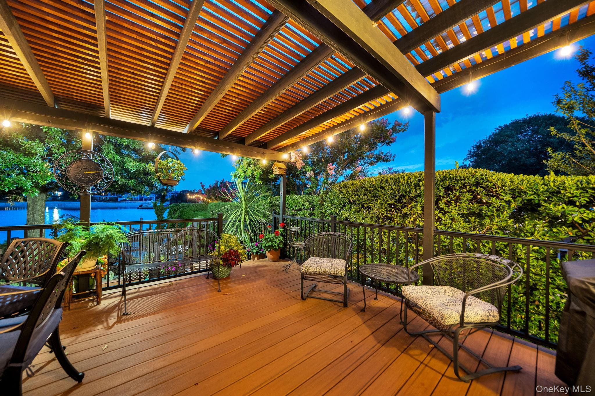 2660 Riverside Drive thumbnail 4