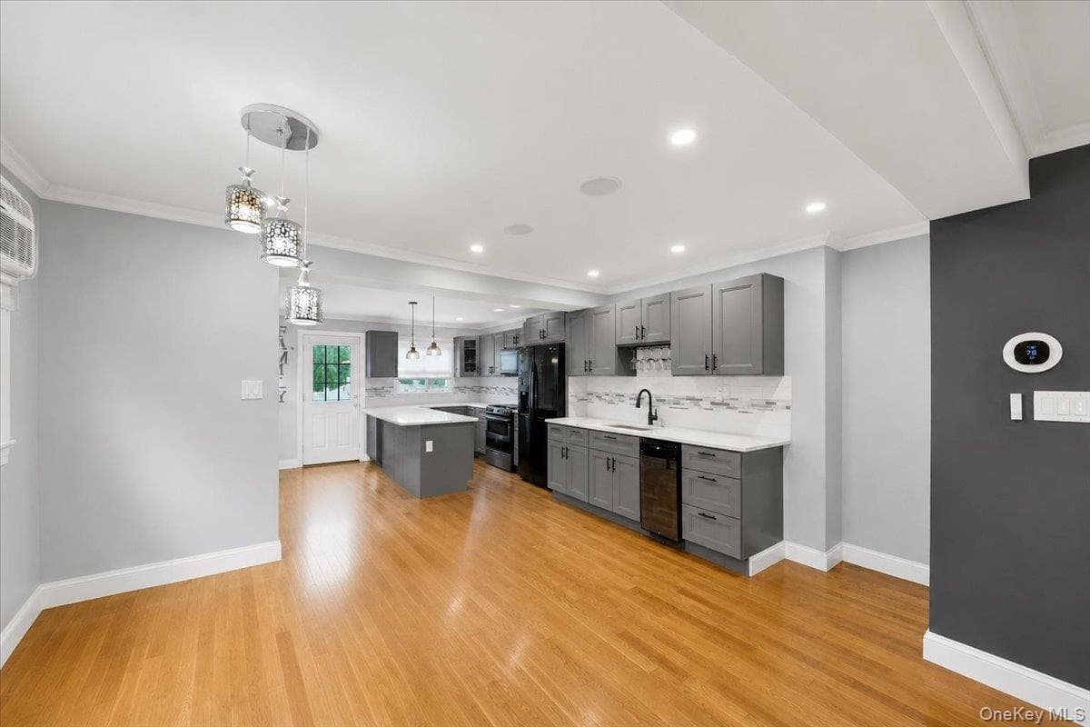 2565 Westervelt Avenue thumbnail 2