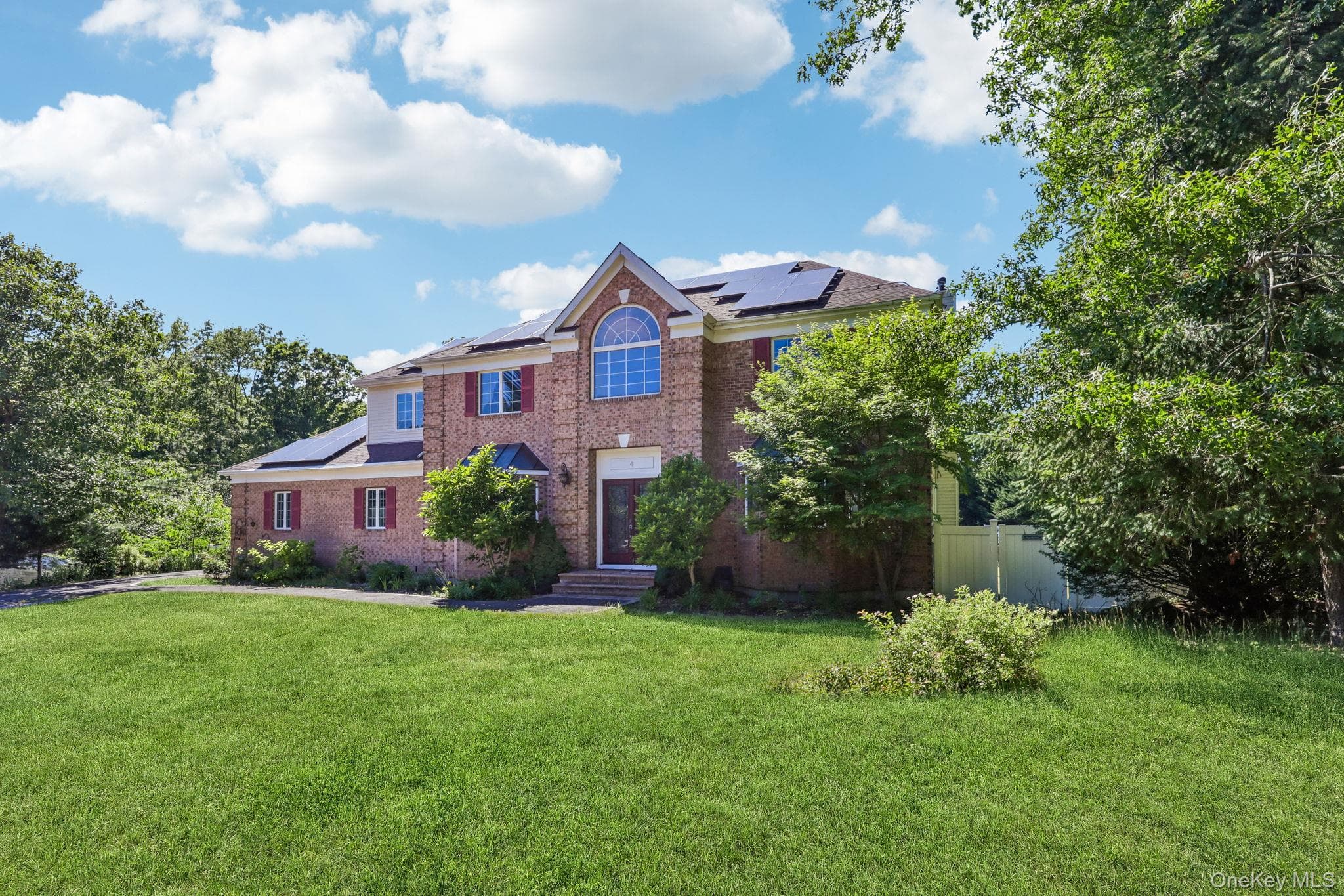4 Penn Court, East Setauket