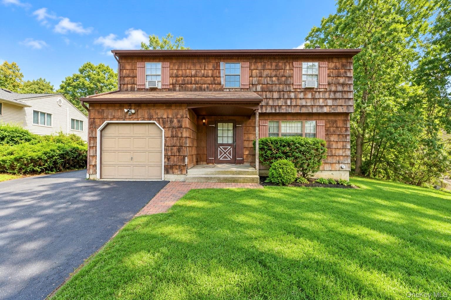 33 Oak Forest Drive, Islandia