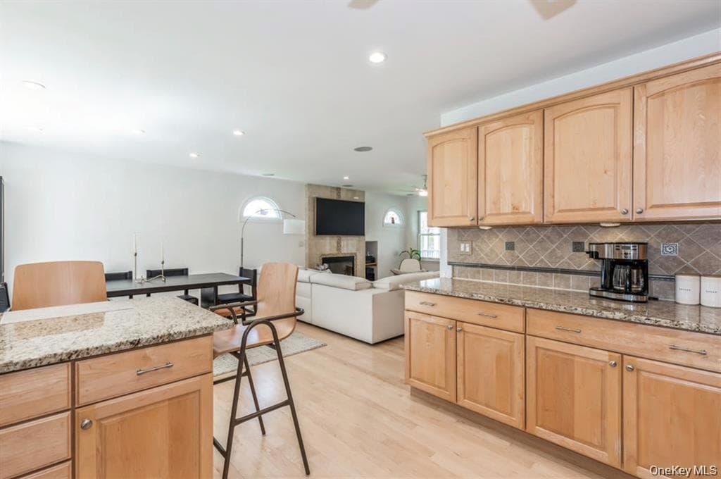 12 Midvale Avenue thumbnail 5