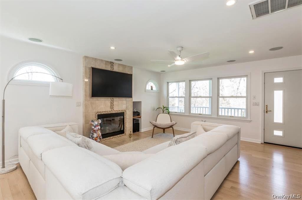 12 Midvale Avenue thumbnail 8