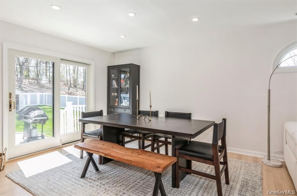 12 Midvale Avenue thumbnail 7