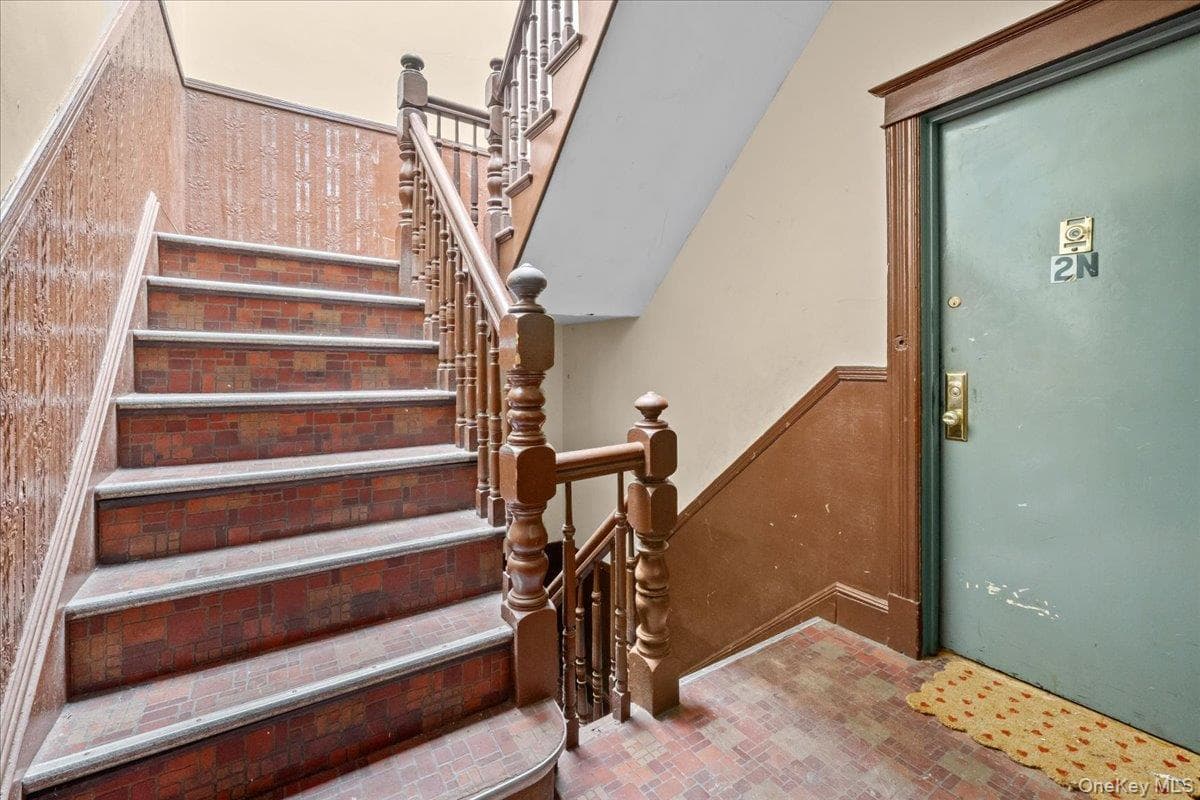 27 Saratoga Avenue thumbnail 5