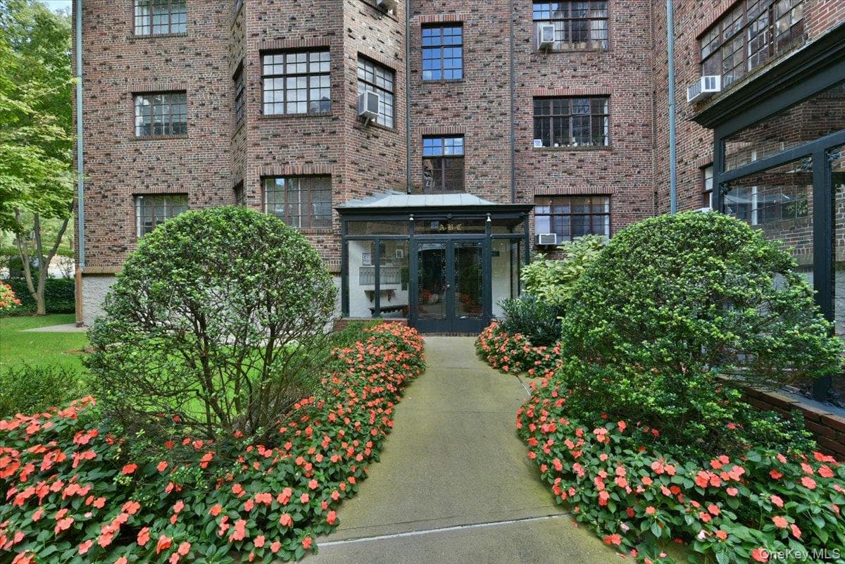 38-30 Douglaston Parkway Unit: 4B thumbnail 5