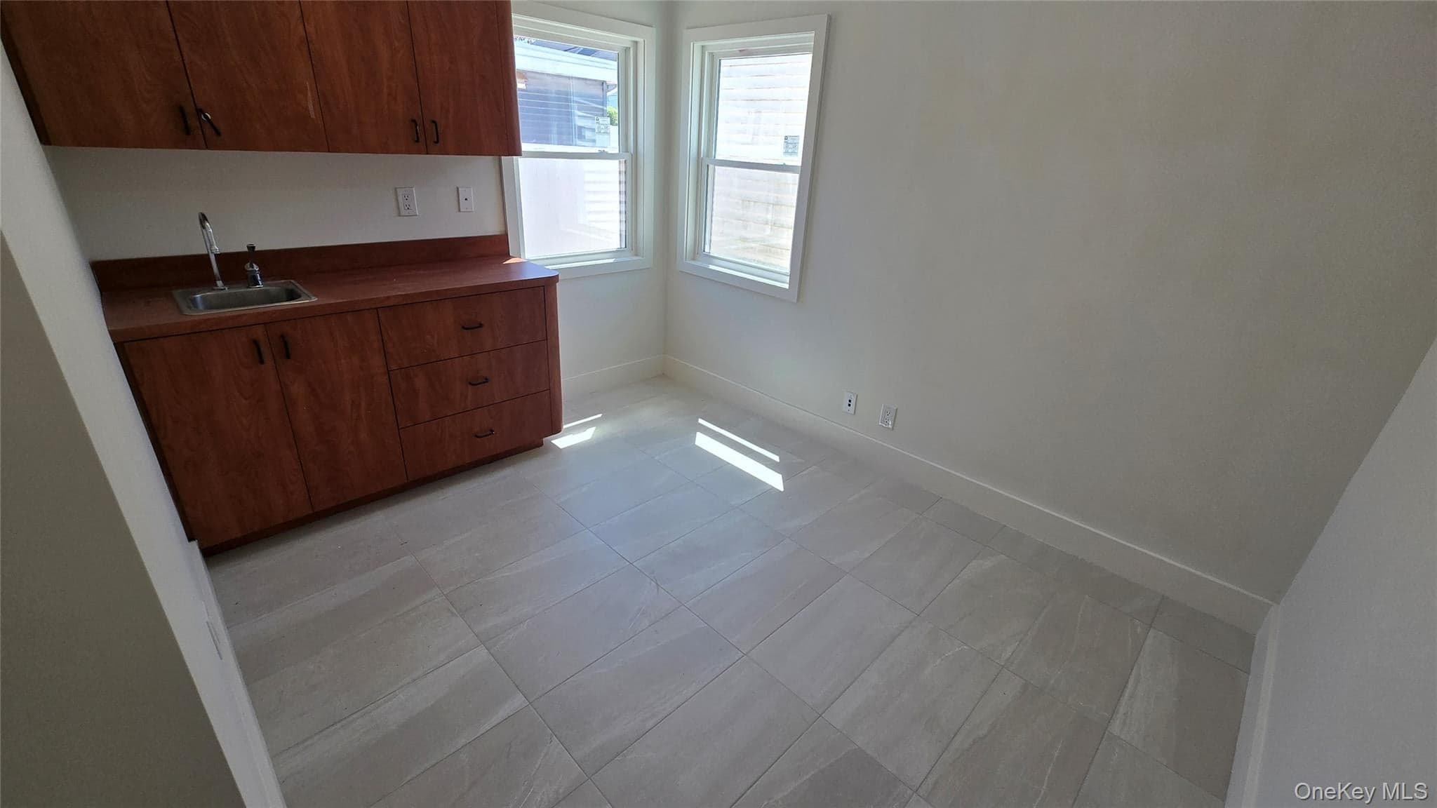 724 E Park Avenue thumbnail 9