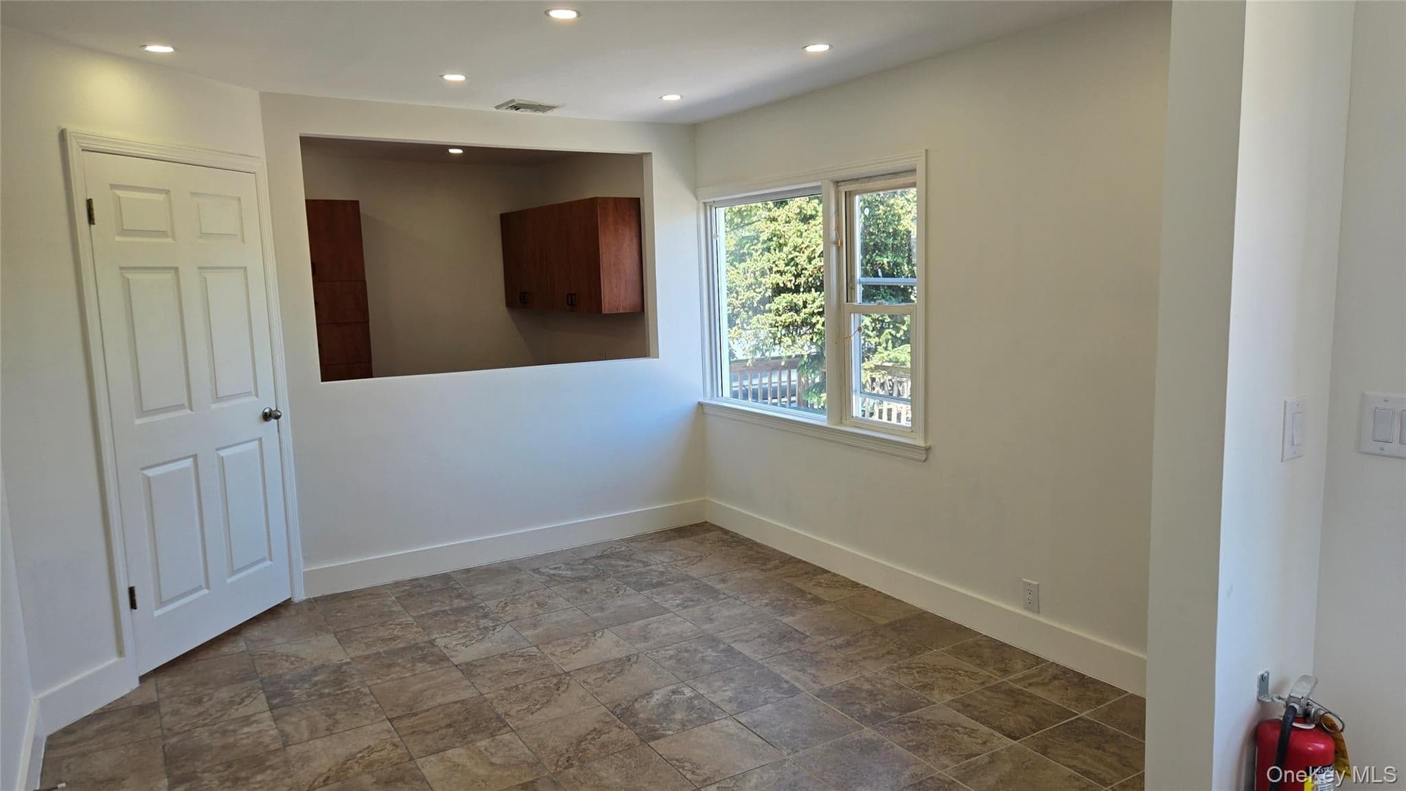 724 E Park Avenue thumbnail 6