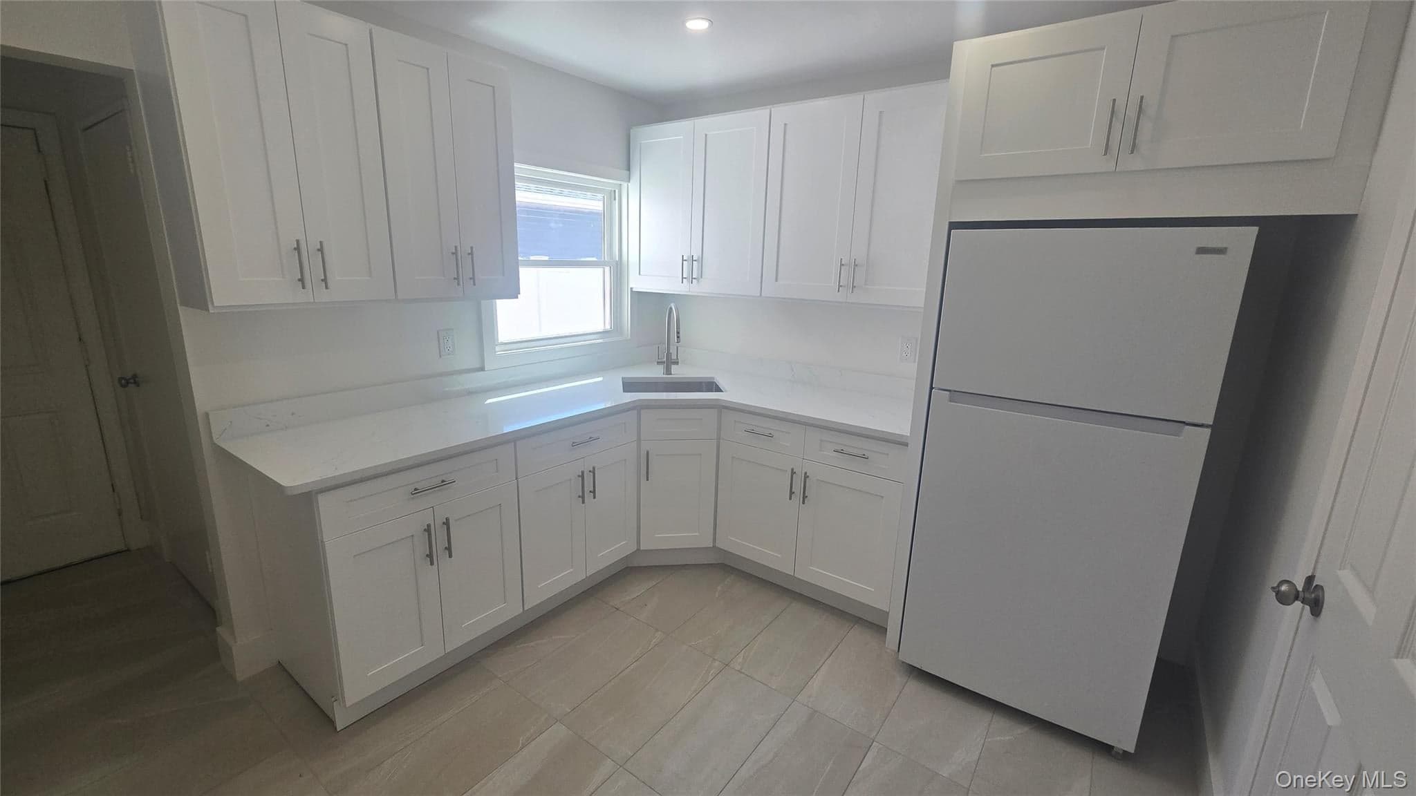 724 E Park Avenue thumbnail 2