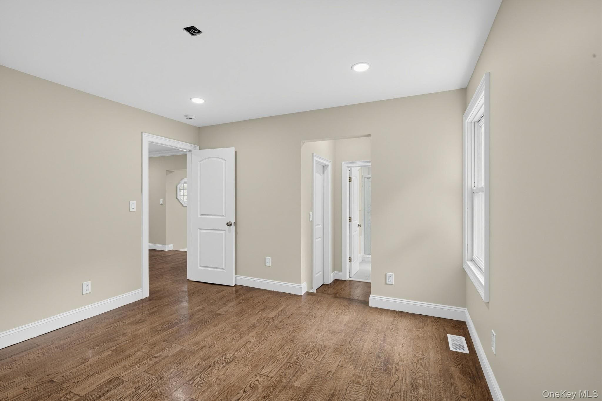 355 Forest Lane thumbnail 18