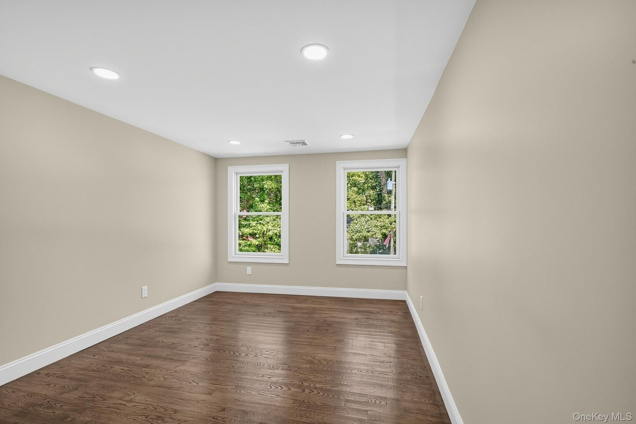 355 Forest Lane thumbnail 23