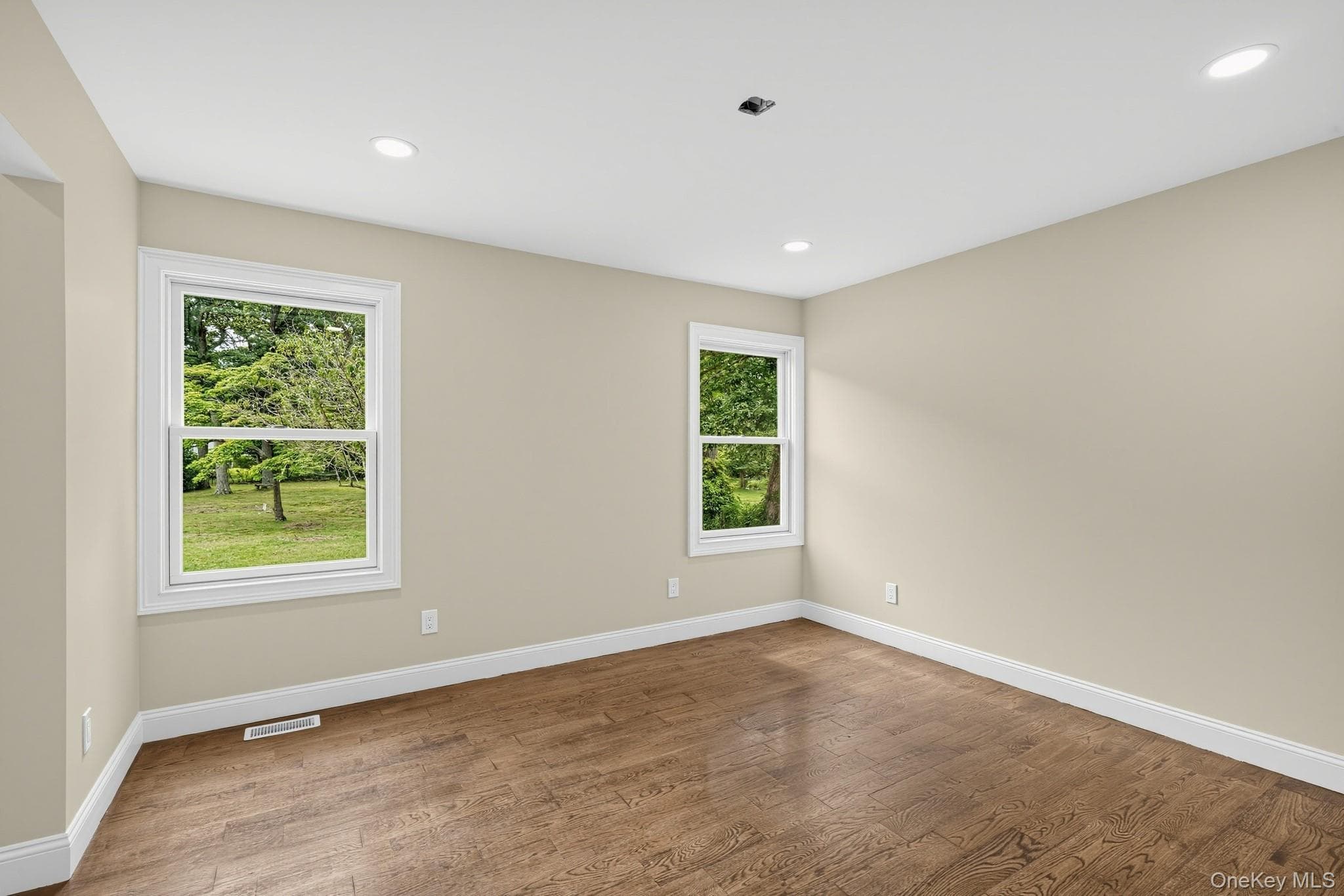 355 Forest Lane thumbnail 17
