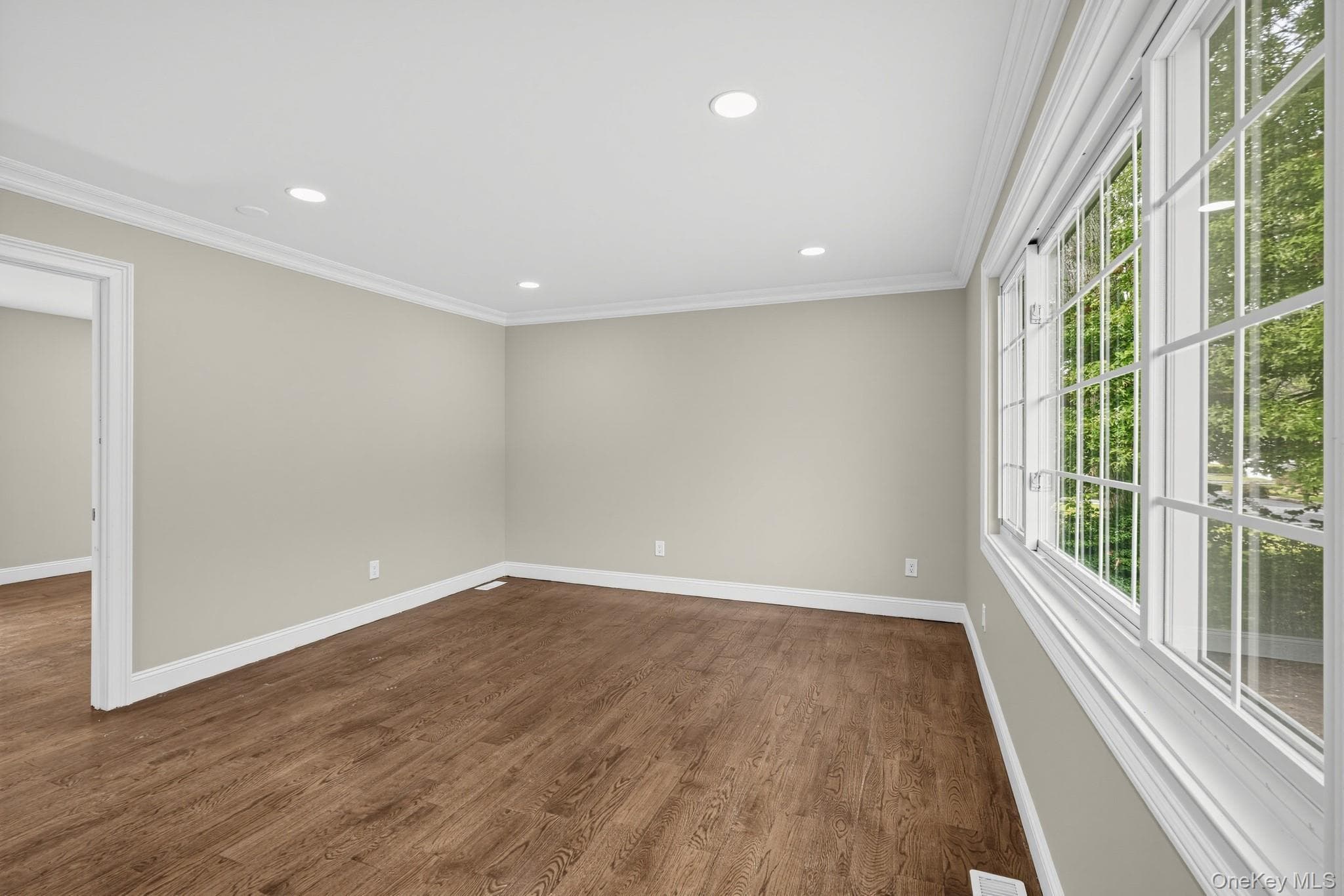 355 Forest Lane thumbnail 15