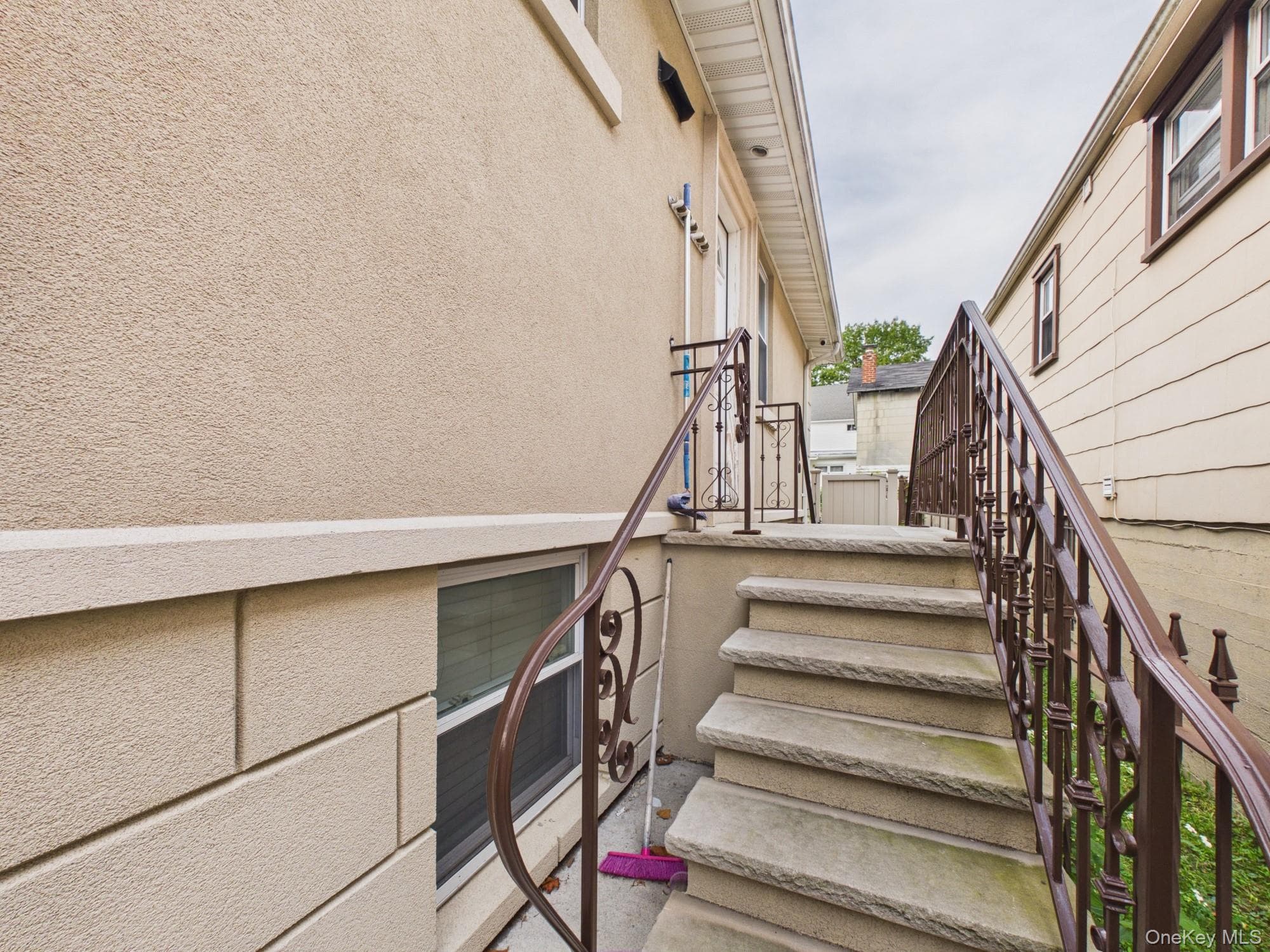 3147 Waterbury Avenue thumbnail 16