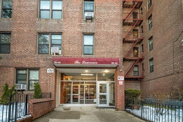 33-44 Junction Blvd Blvd Unit: 5V, Jackson Heights