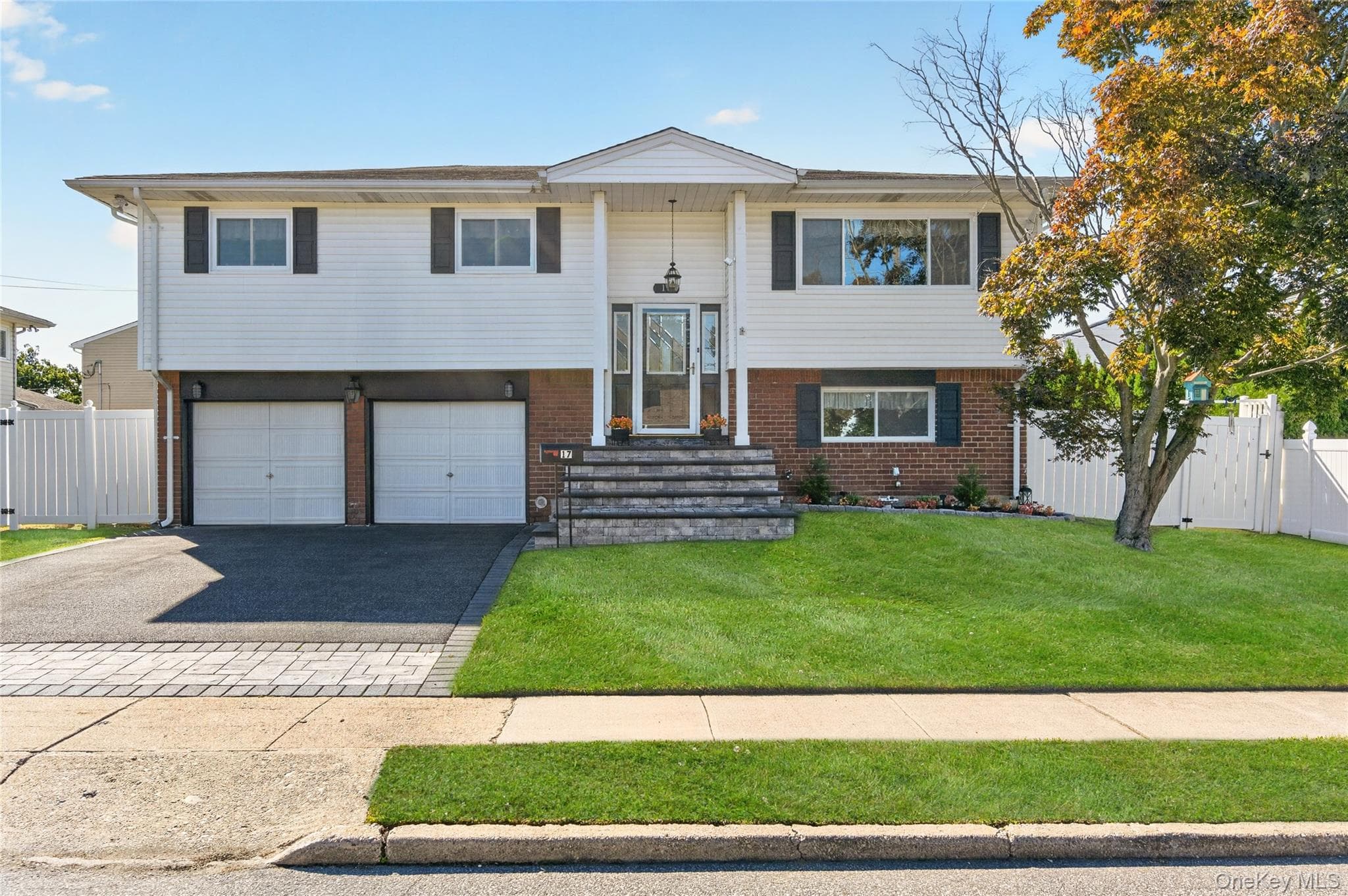 17 Sherwood Drive, Bethpage