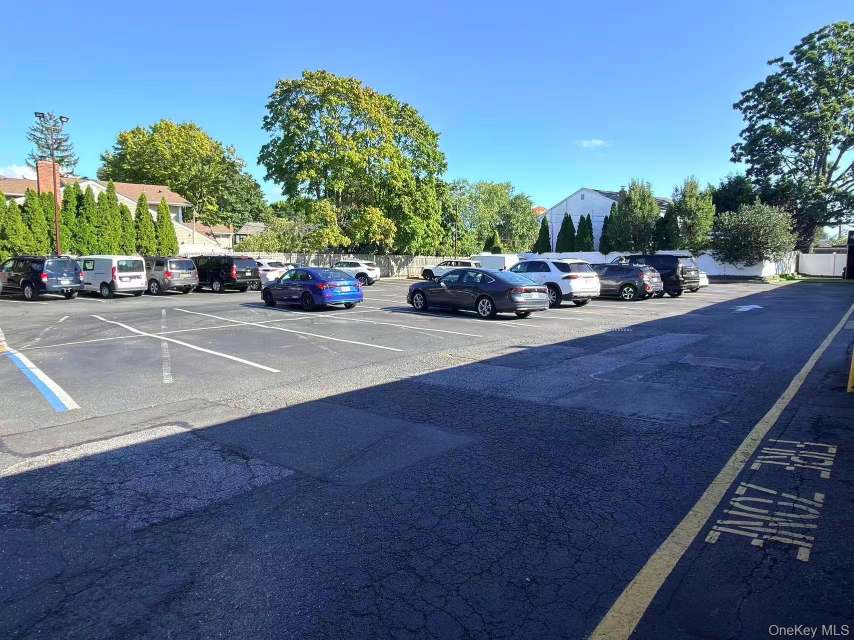 2063 Merrick Road thumbnail 9