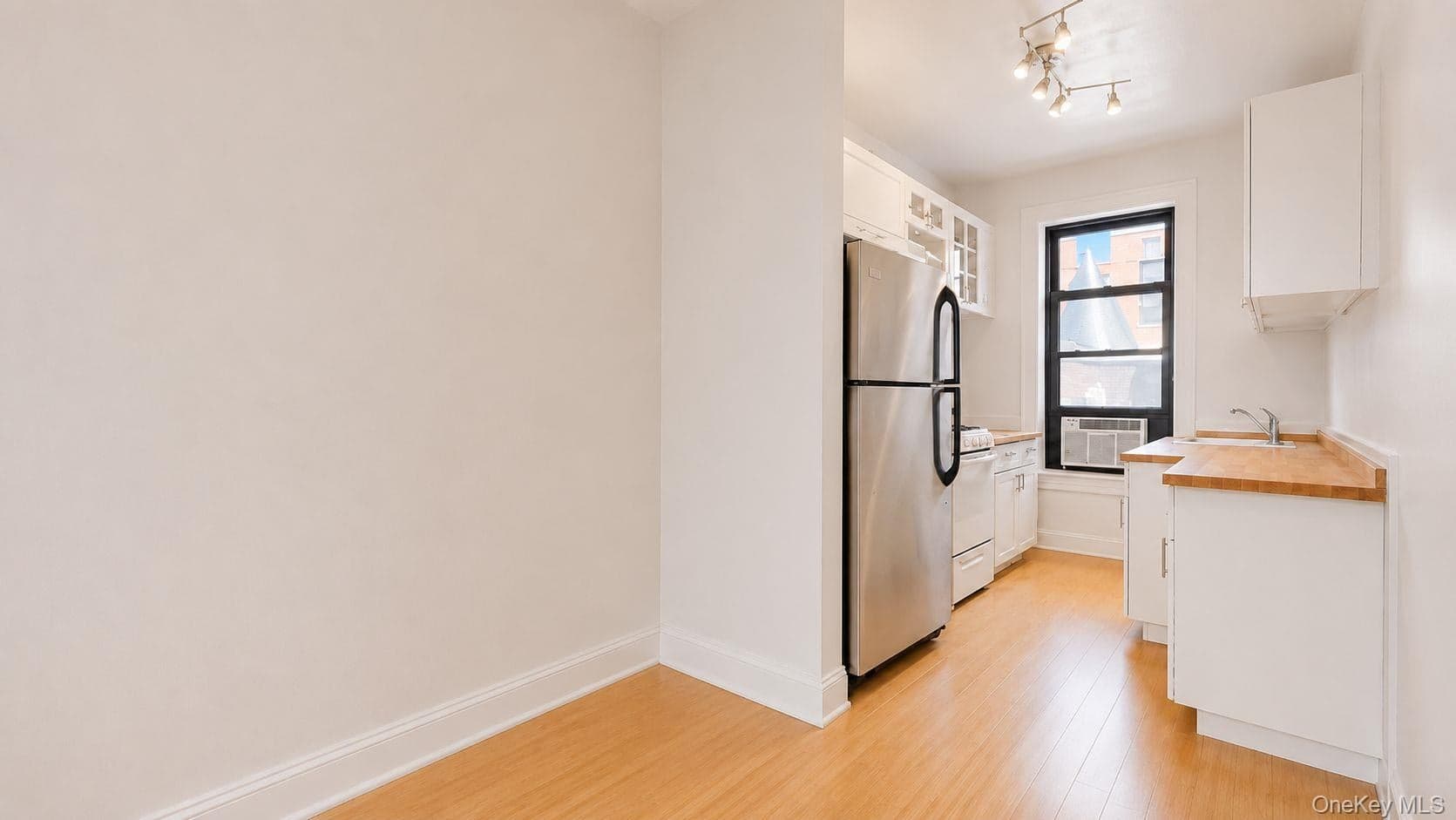 4-6 W 105th Street Unit: 6A thumbnail 17