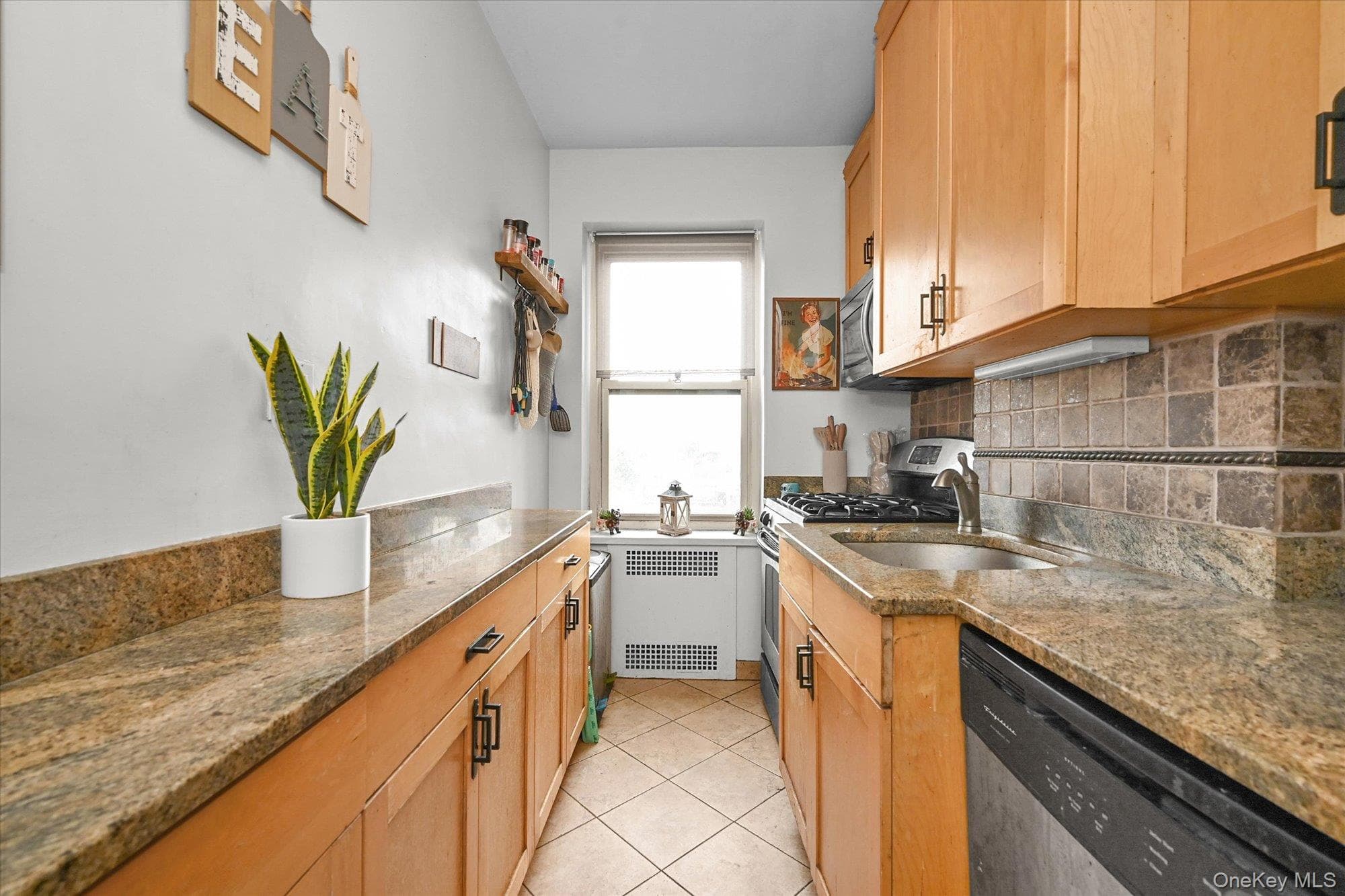 67-76 Booth Street St Unit: 2i thumbnail 8