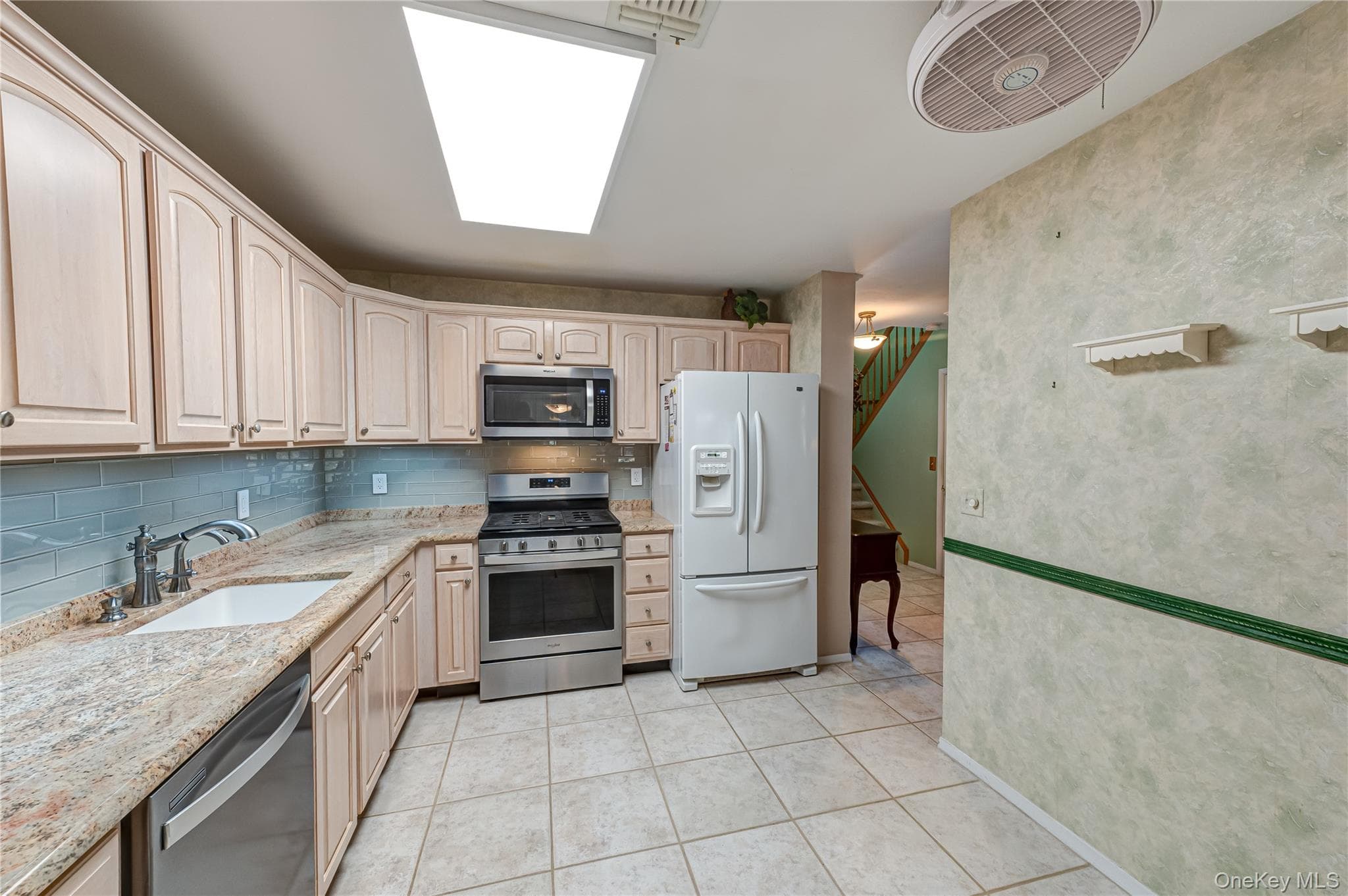 210 Erik Drive thumbnail 9