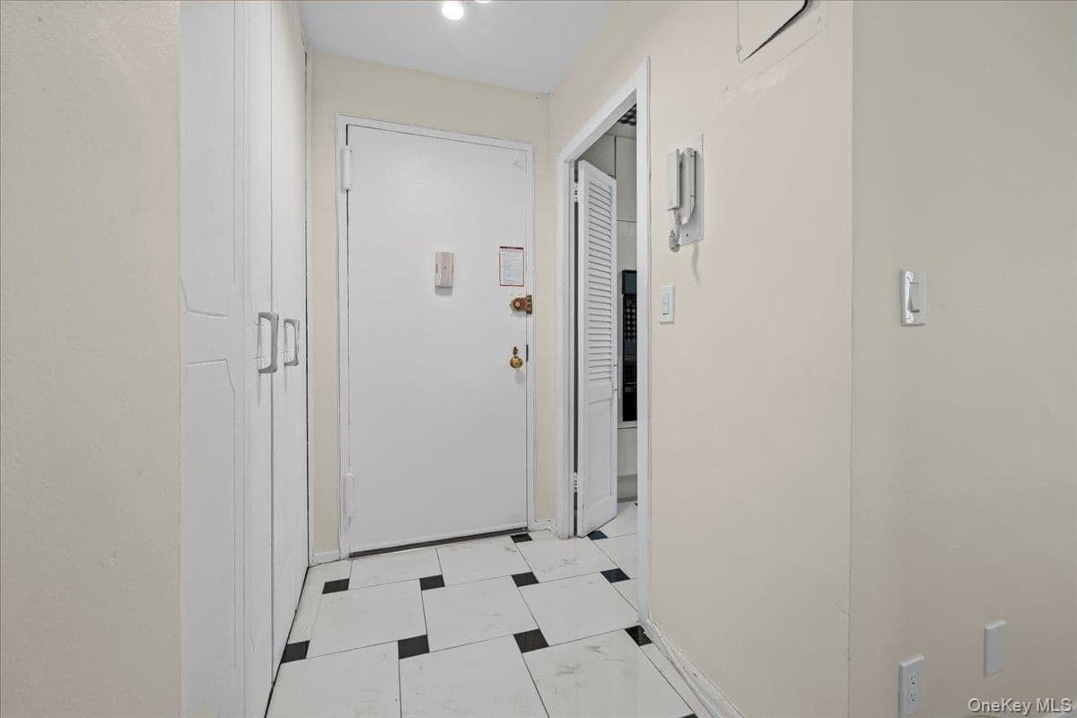 555 Kappock ST Unit: 21d thumbnail 9