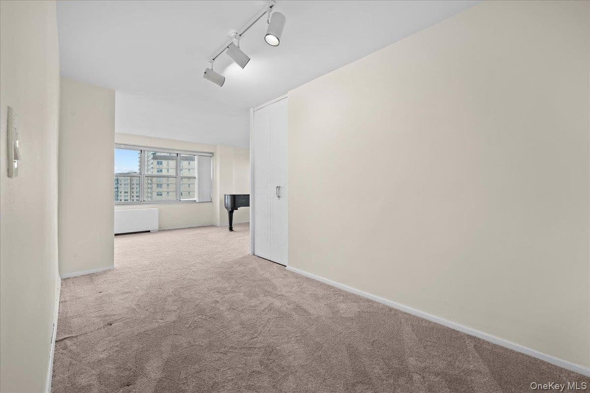 555 Kappock ST Unit: 21d thumbnail 4