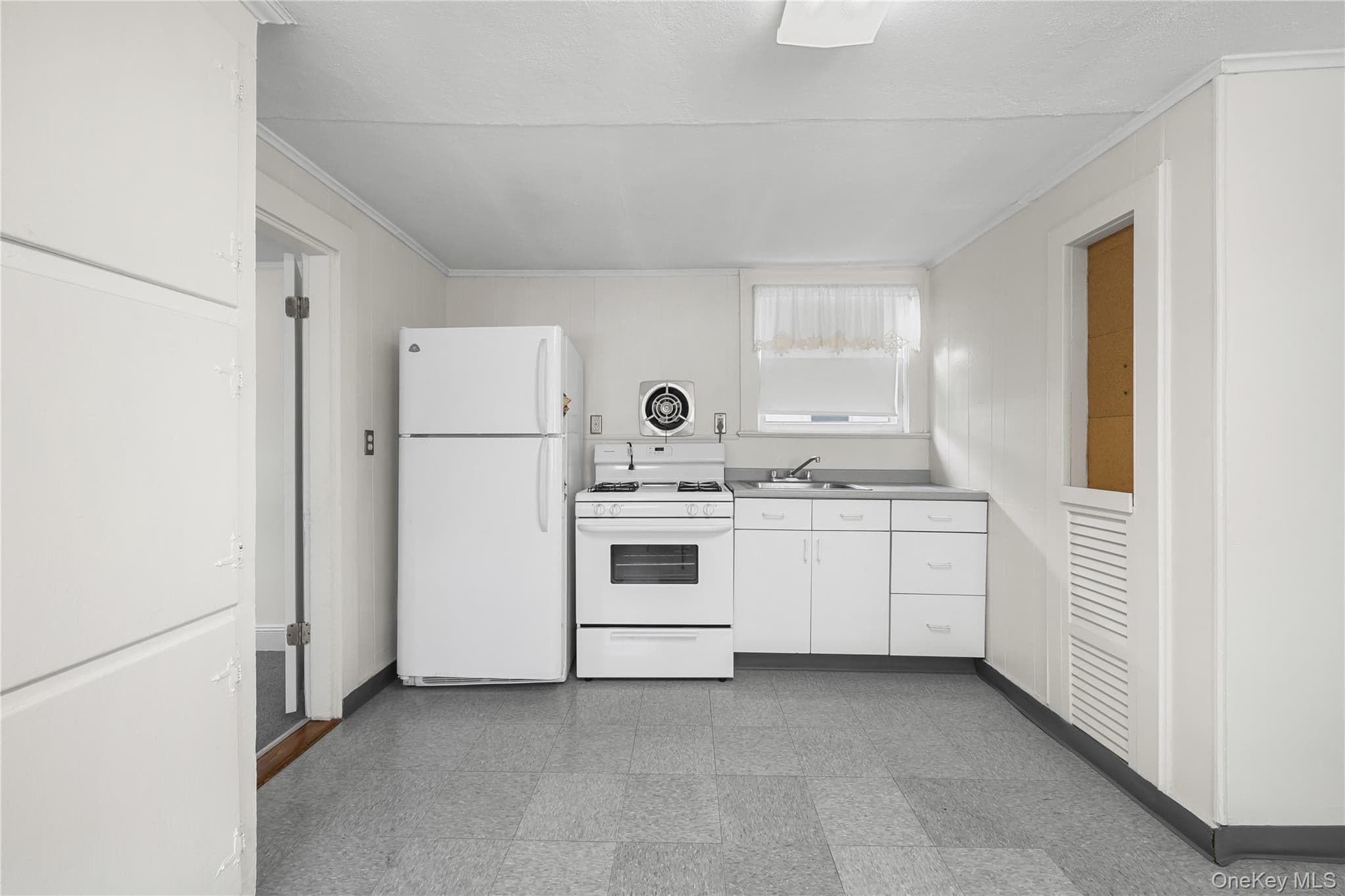 120 N Ocean Avenue thumbnail 16