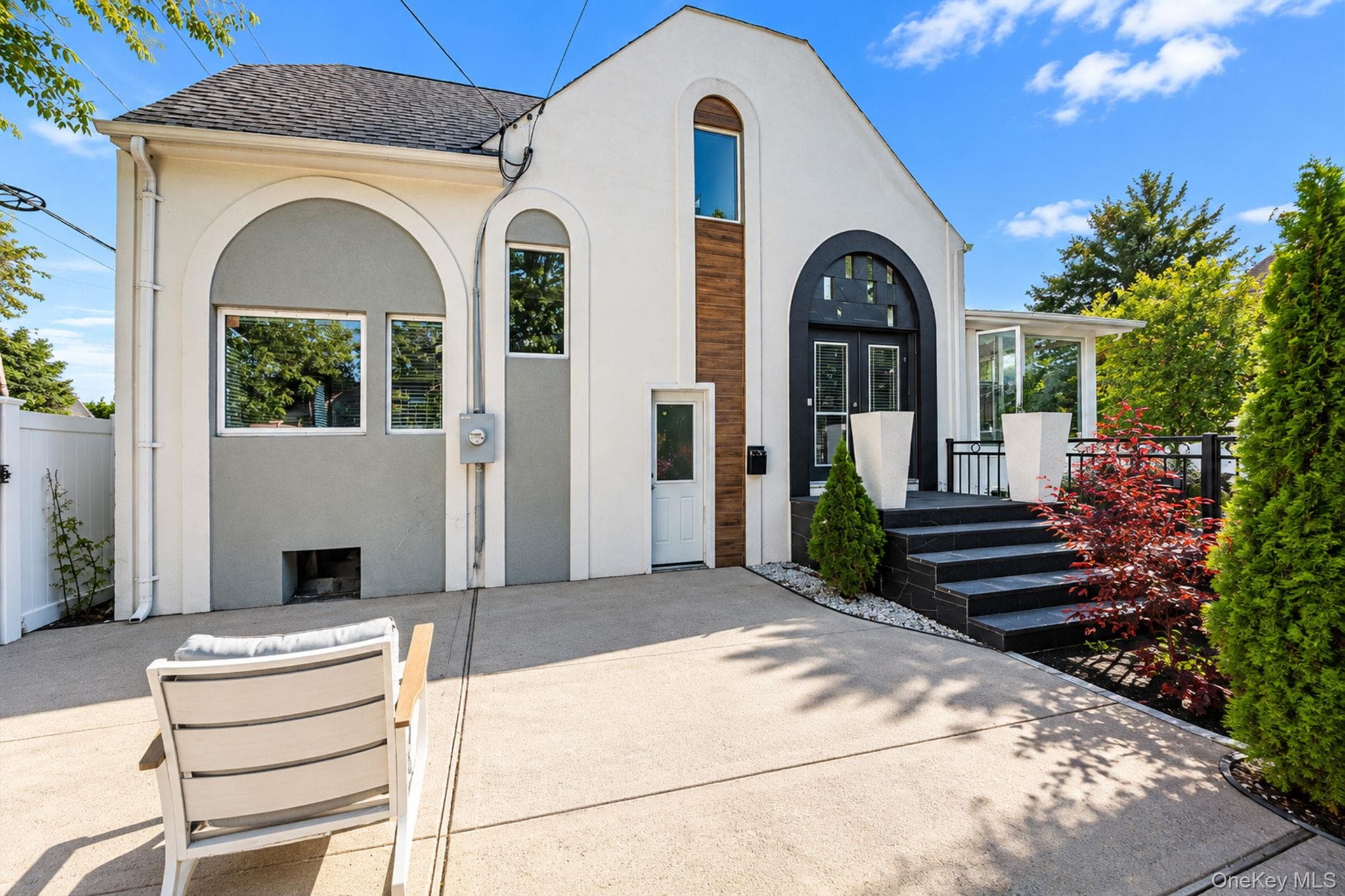 1054 Grand Avenue thumbnail 6