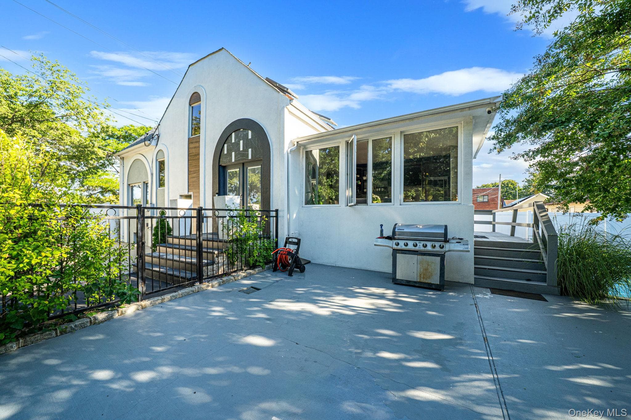1054 Grand Avenue thumbnail 5
