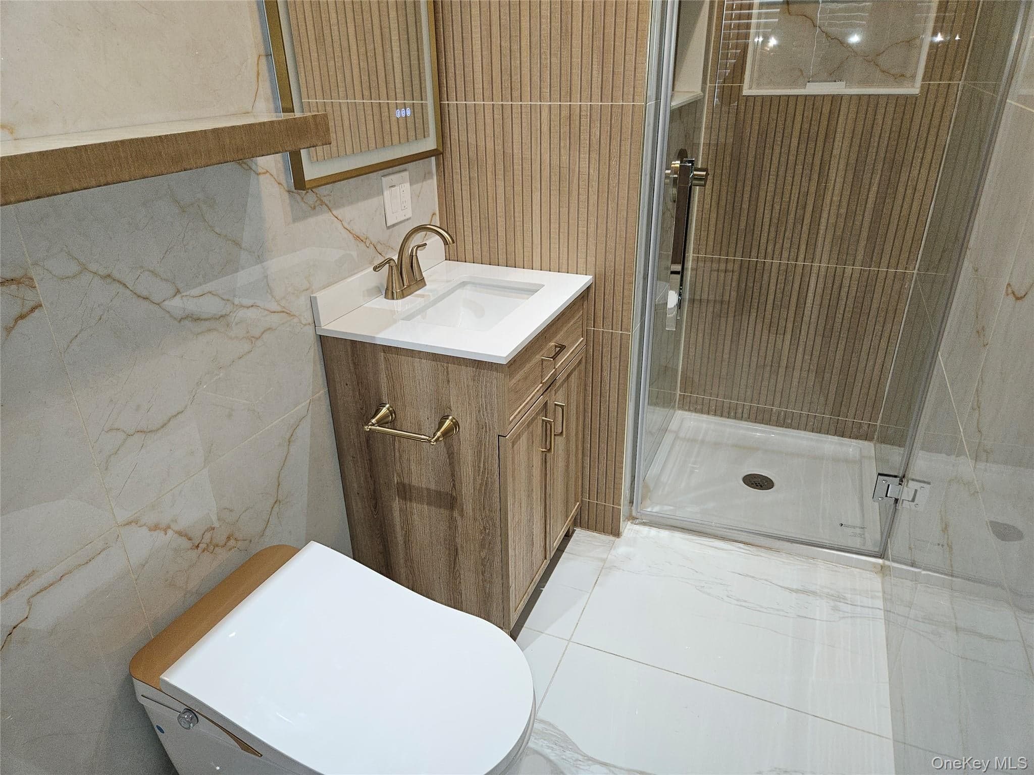 94 Briggs Avenue Unit: 1 thumbnail 7