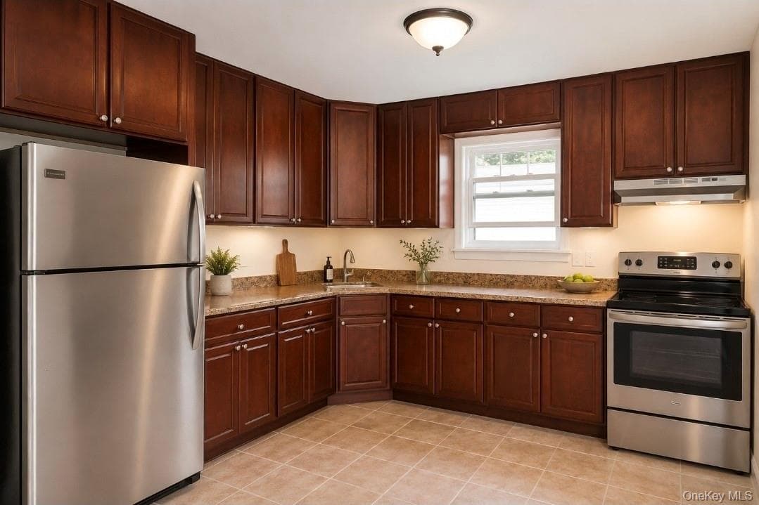 2890 E 195th Street thumbnail 4