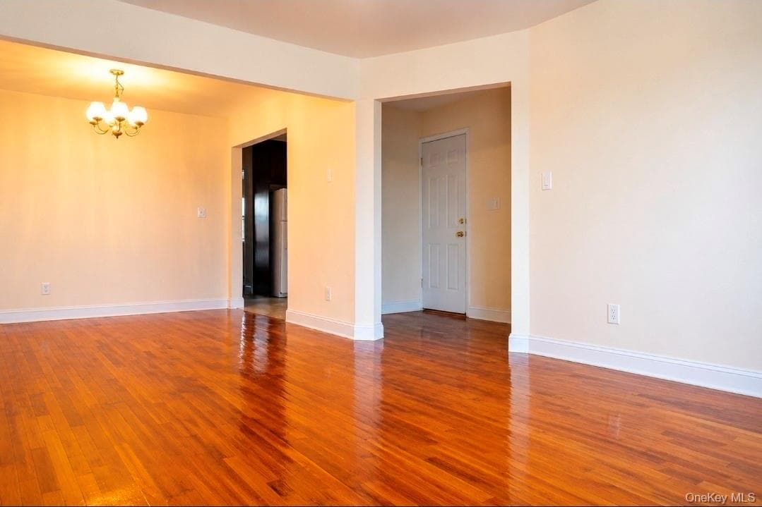 2890 E 195th Street thumbnail 5