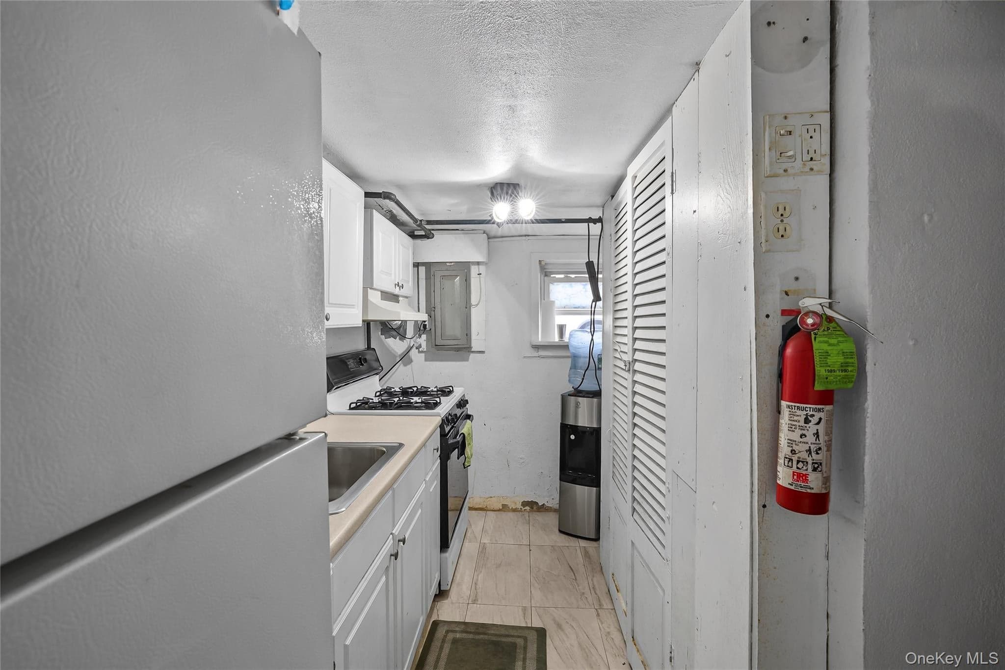 552 Kirkman Avenue thumbnail 21