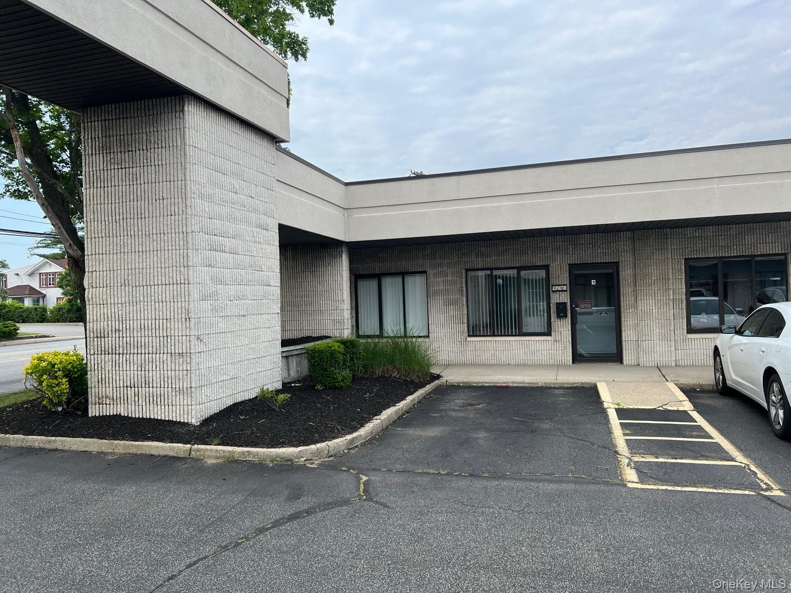 6268 Jericho Turnpike Unit: 1 thumbnail 2