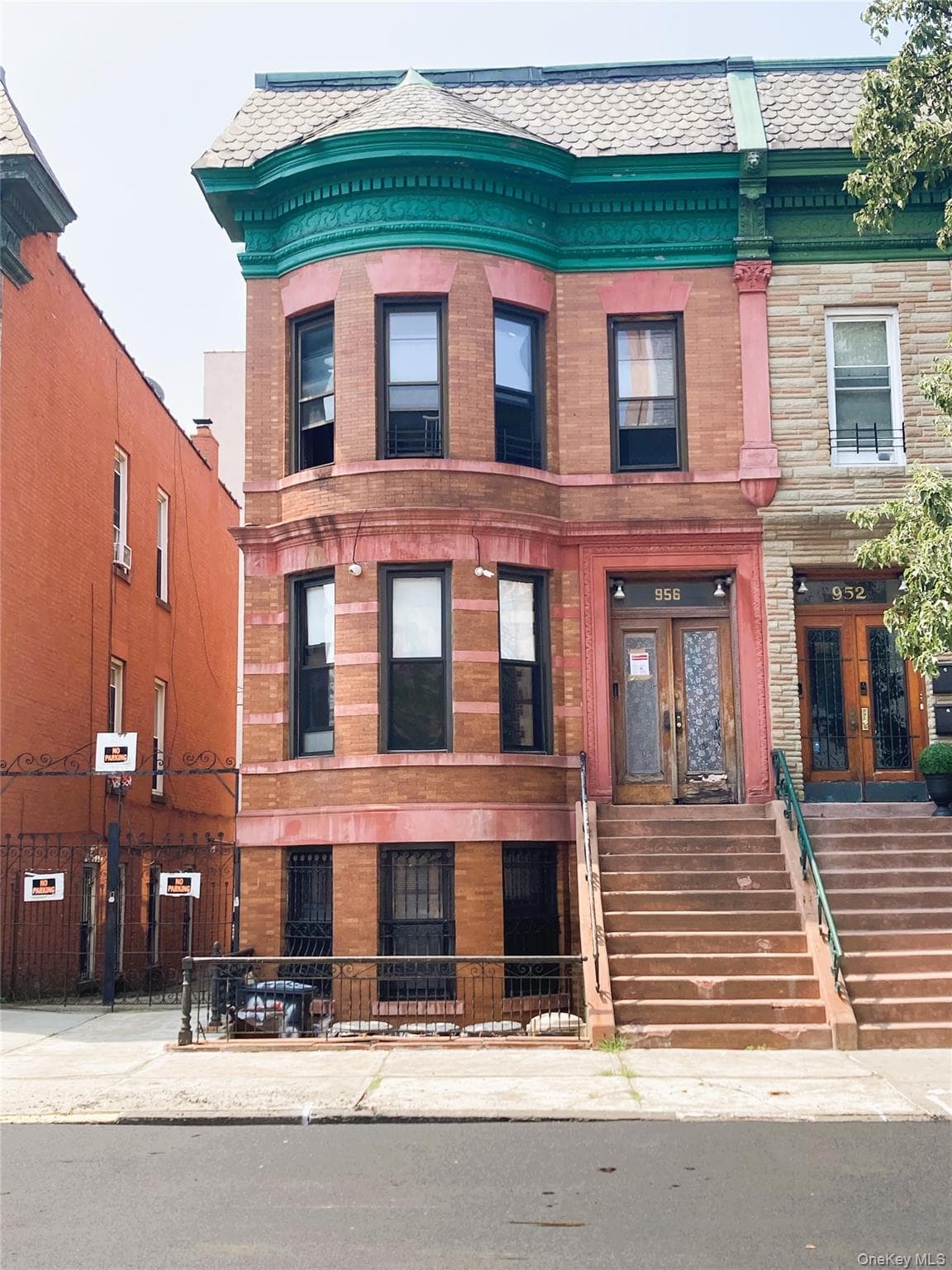 956 E 156th Street thumbnail 4