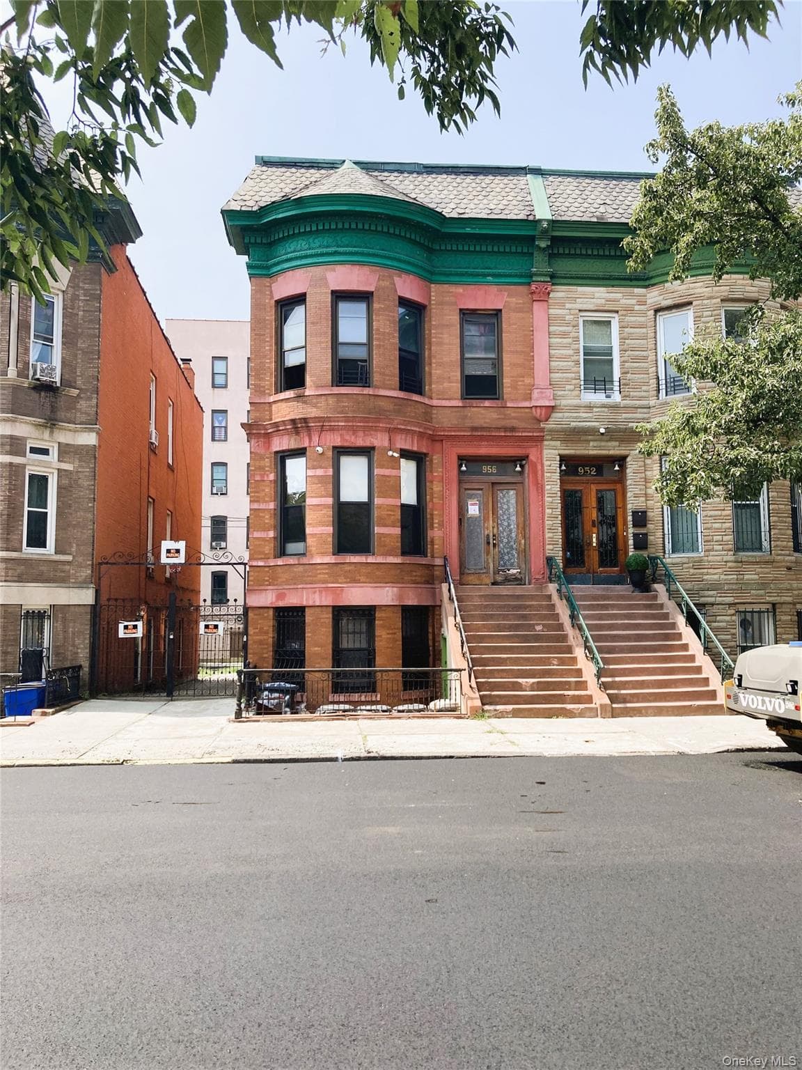 956 E 156th Street thumbnail 3