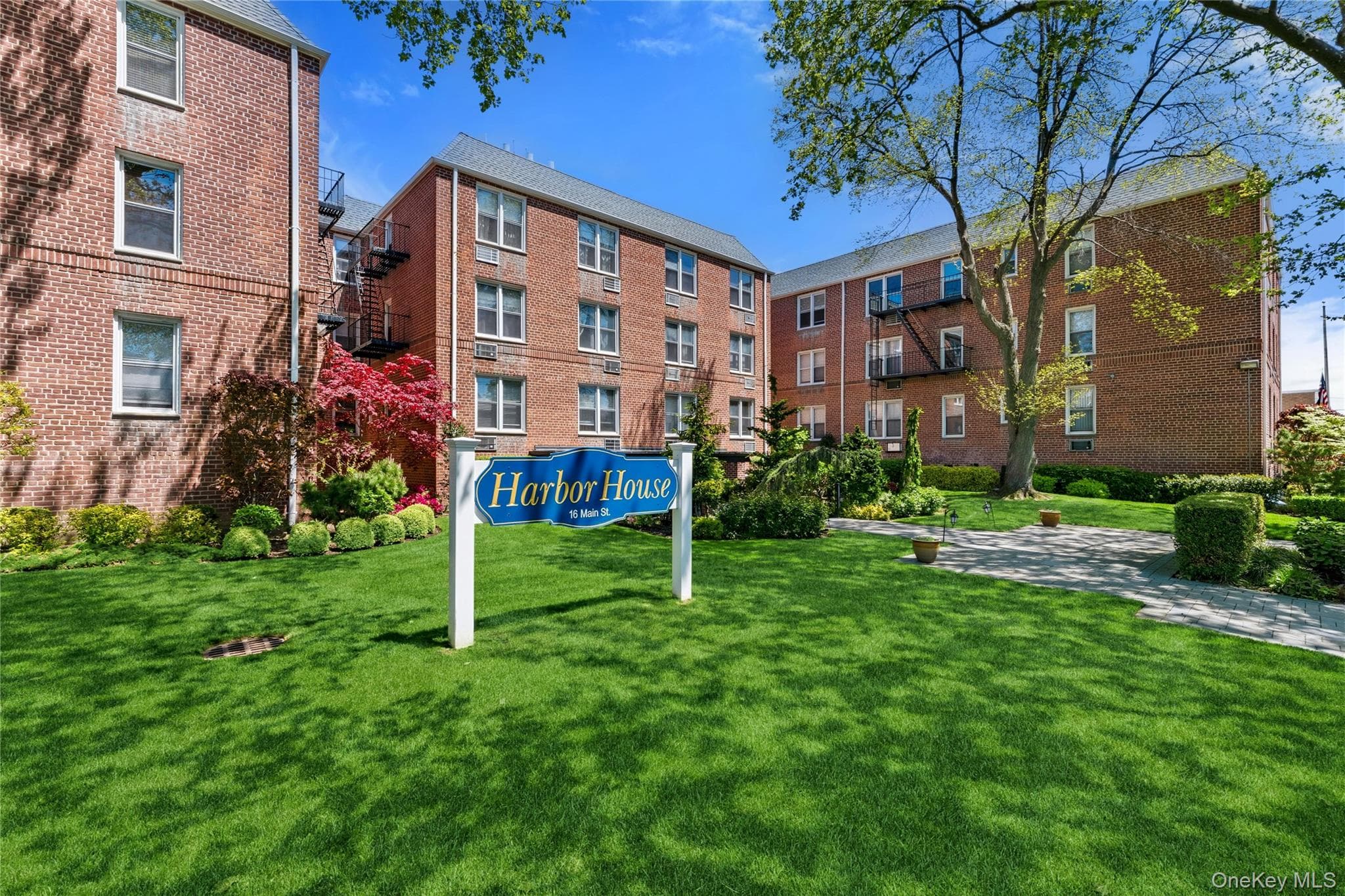 16 Main Street Unit: 2K, East Rockaway