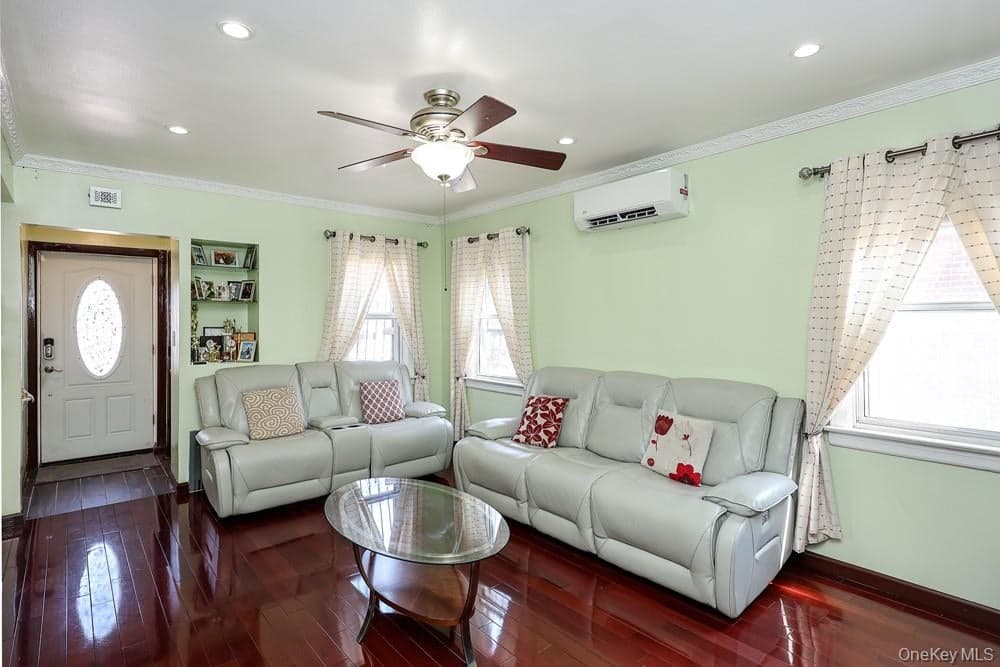 18348 Camden Avenue thumbnail 3