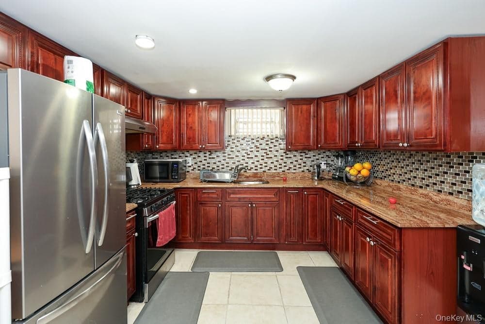 18348 Camden Avenue thumbnail 13