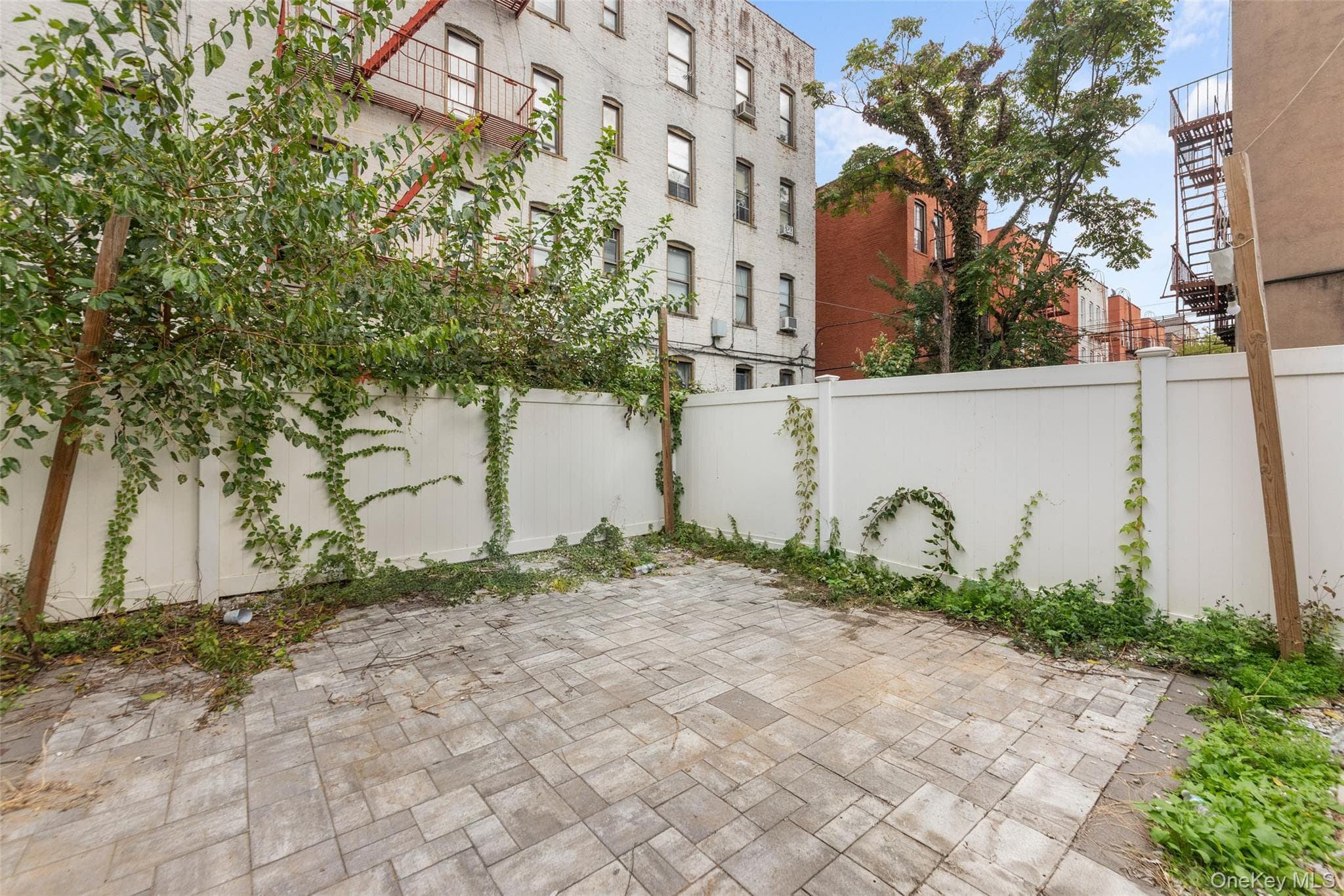 455 E 93rd Street thumbnail 8