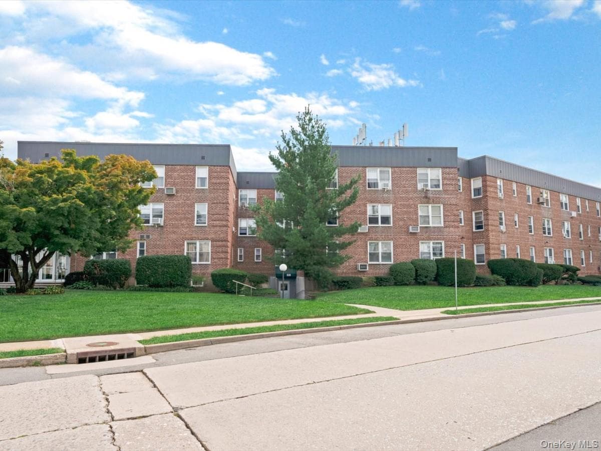 530 Dubois Avenue Unit: 2C, Valley Stream