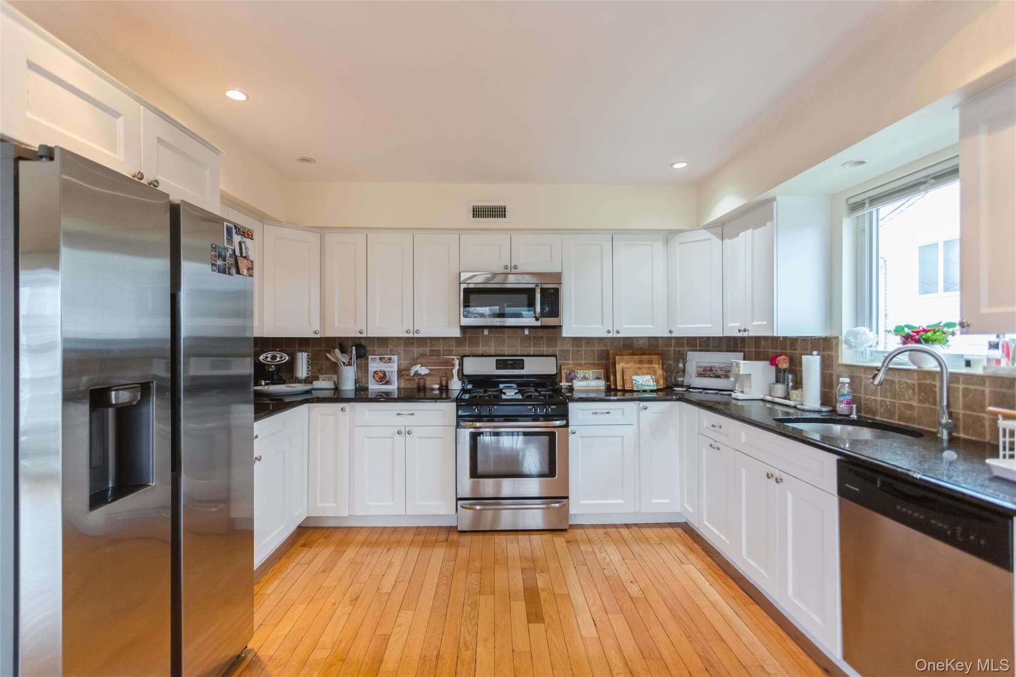 271 Arthur Street thumbnail 16