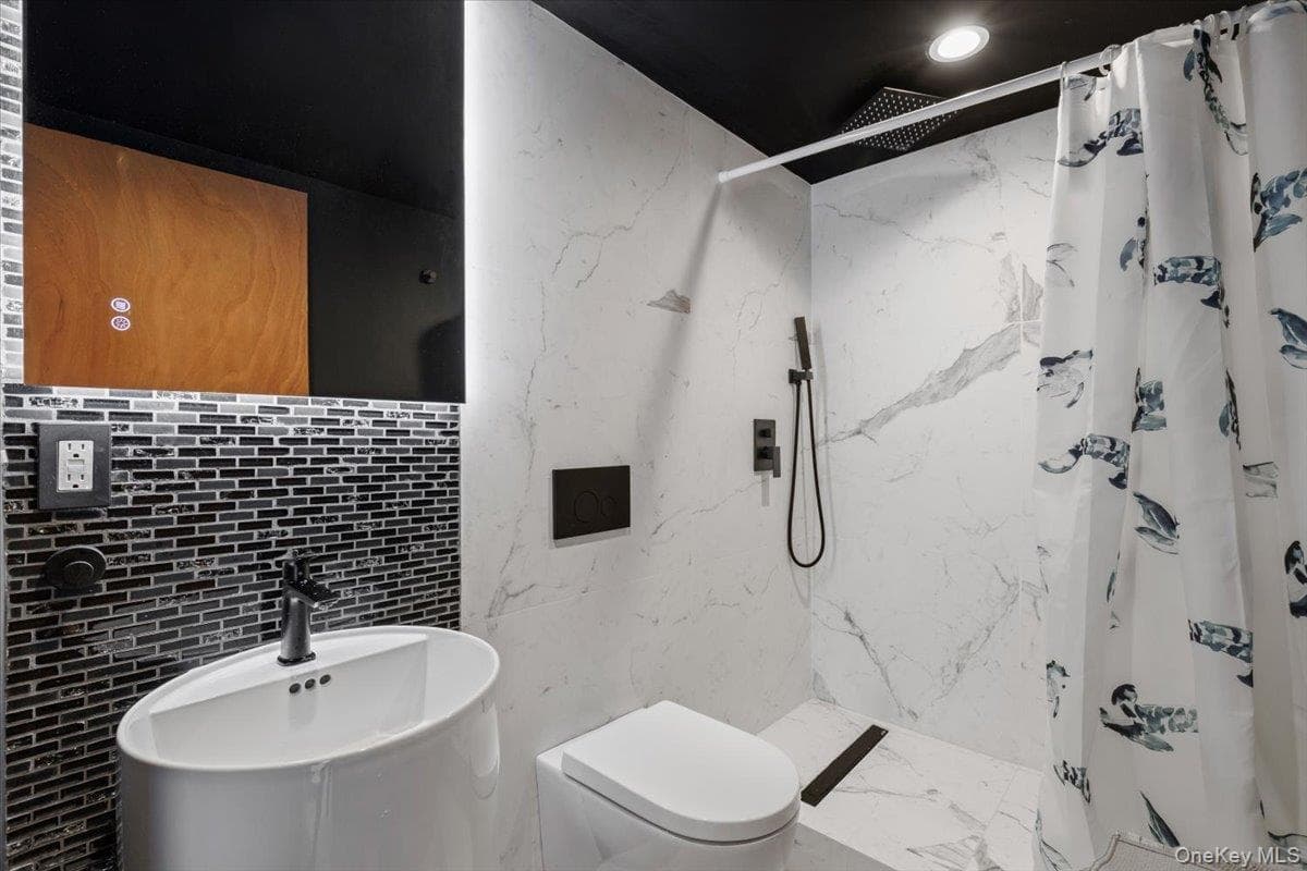 150 Pinecrest Drive thumbnail 35