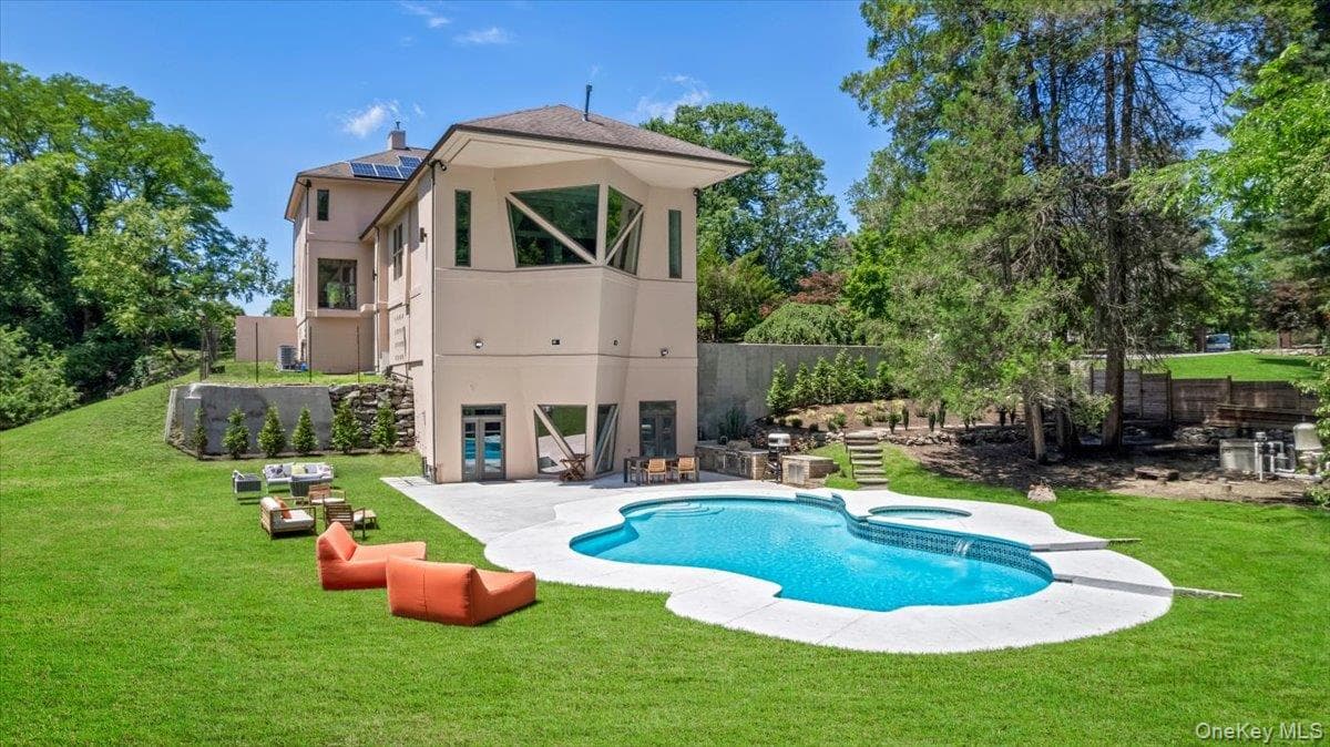 150 Pinecrest Drive thumbnail 2