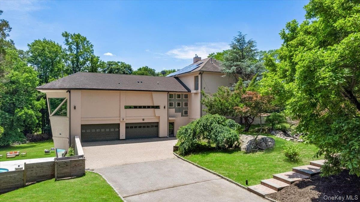 150 Pinecrest Drive thumbnail 3