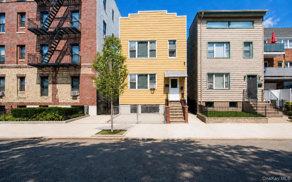 2909 23rd Road, Astoria