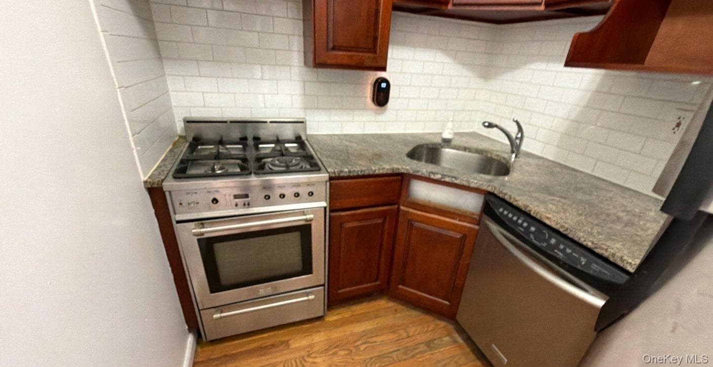 175-28 89th Avenue Unit: C thumbnail 4